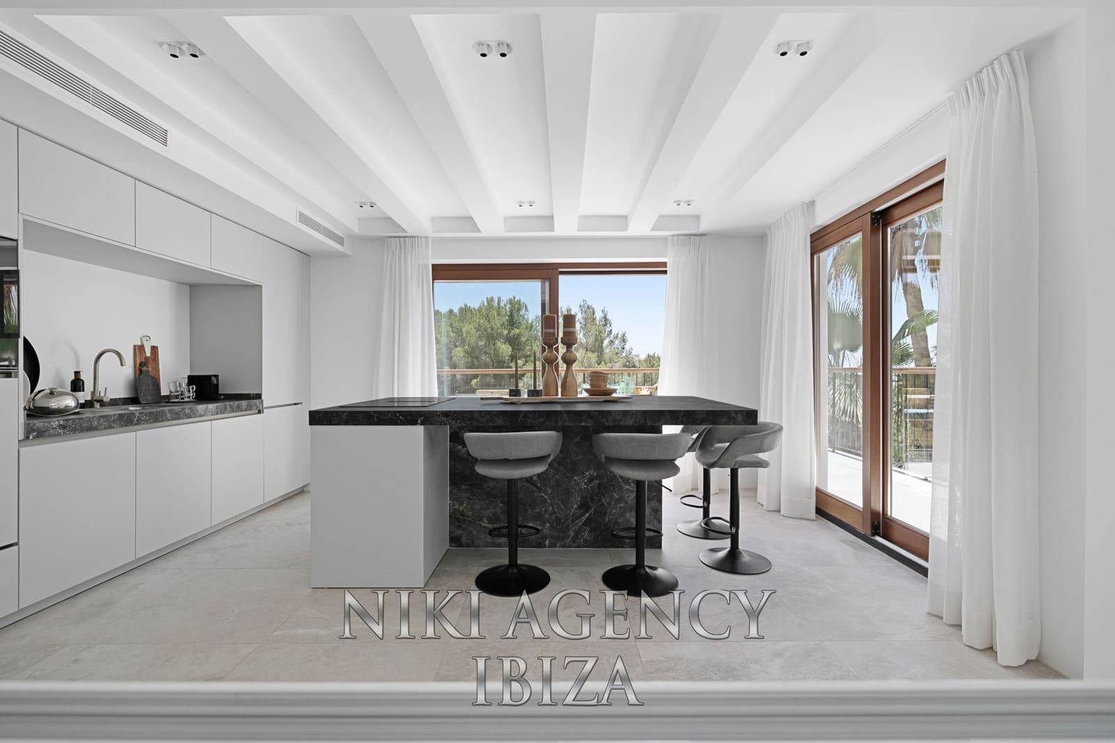 6 soveværelse Villa til salg i Can Furnet med swimmingpool - € 3.700.000 (Ref: 9016257)