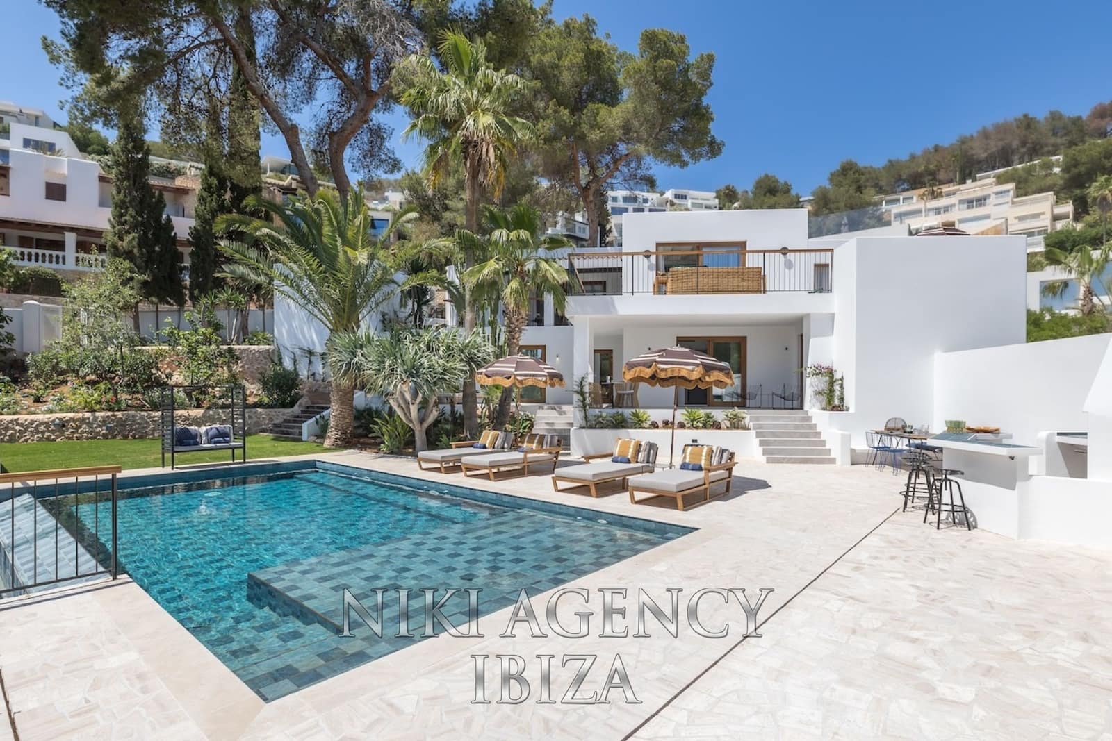 6 soveværelse Villa til salg i Can Furnet med swimmingpool - € 3.700.000 (Ref: 9016257)