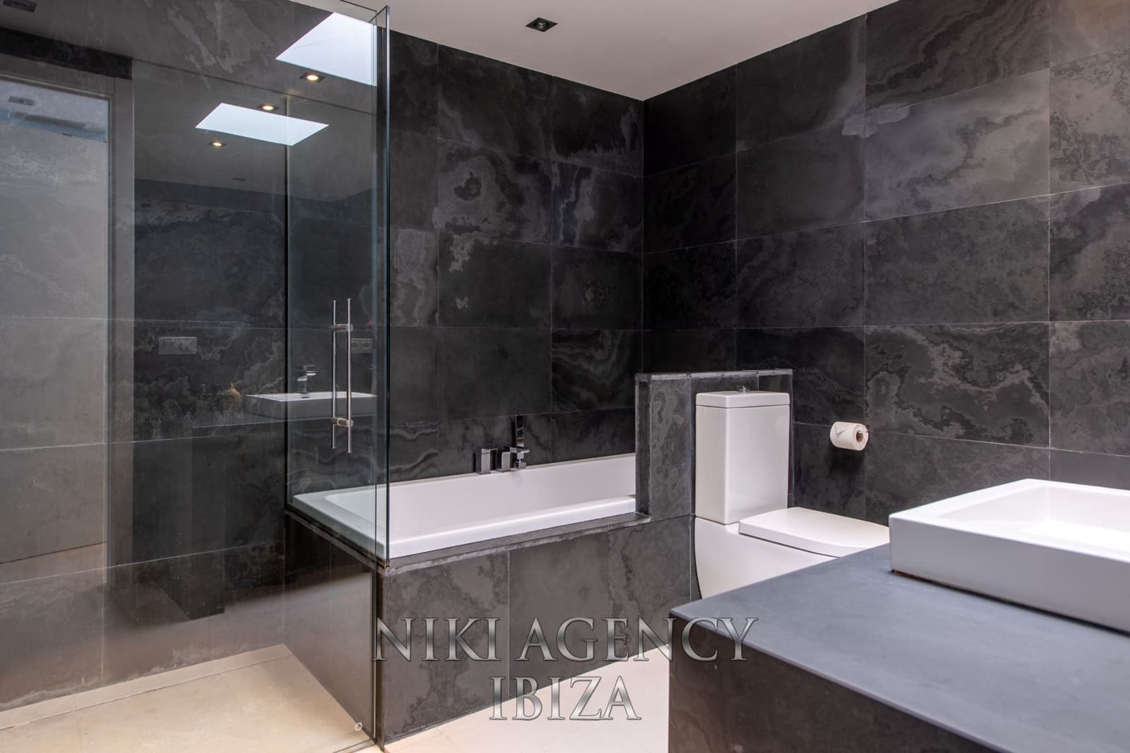 3 soveværelse Villa til salg i San Jose / Sant Josep de Sa Talaia med swimmingpool garage - € 1.900.000 (Ref: 9016260)