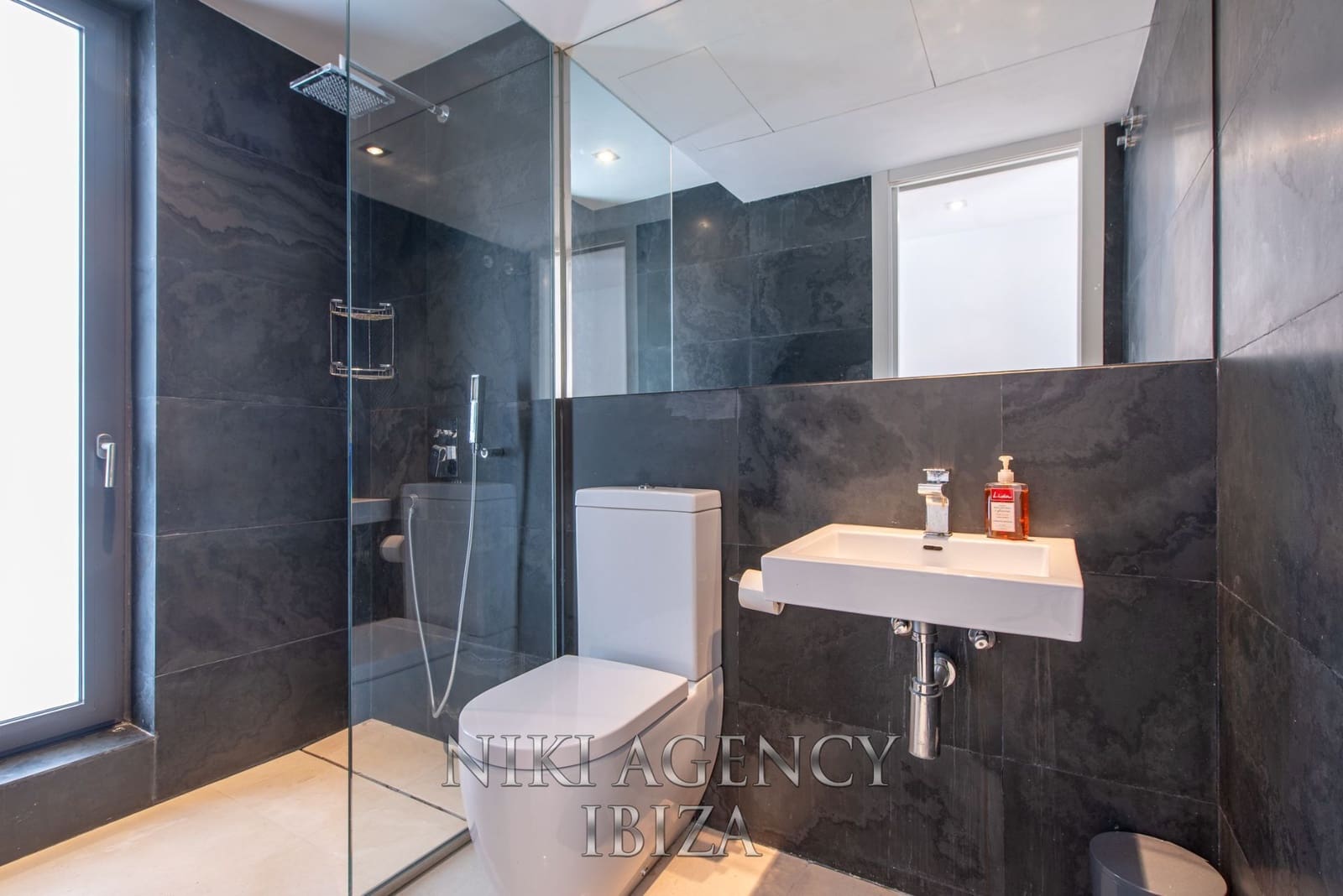 3 soveværelse Villa til salg i San Jose / Sant Josep de Sa Talaia med swimmingpool garage - € 1.900.000 (Ref: 9016260)