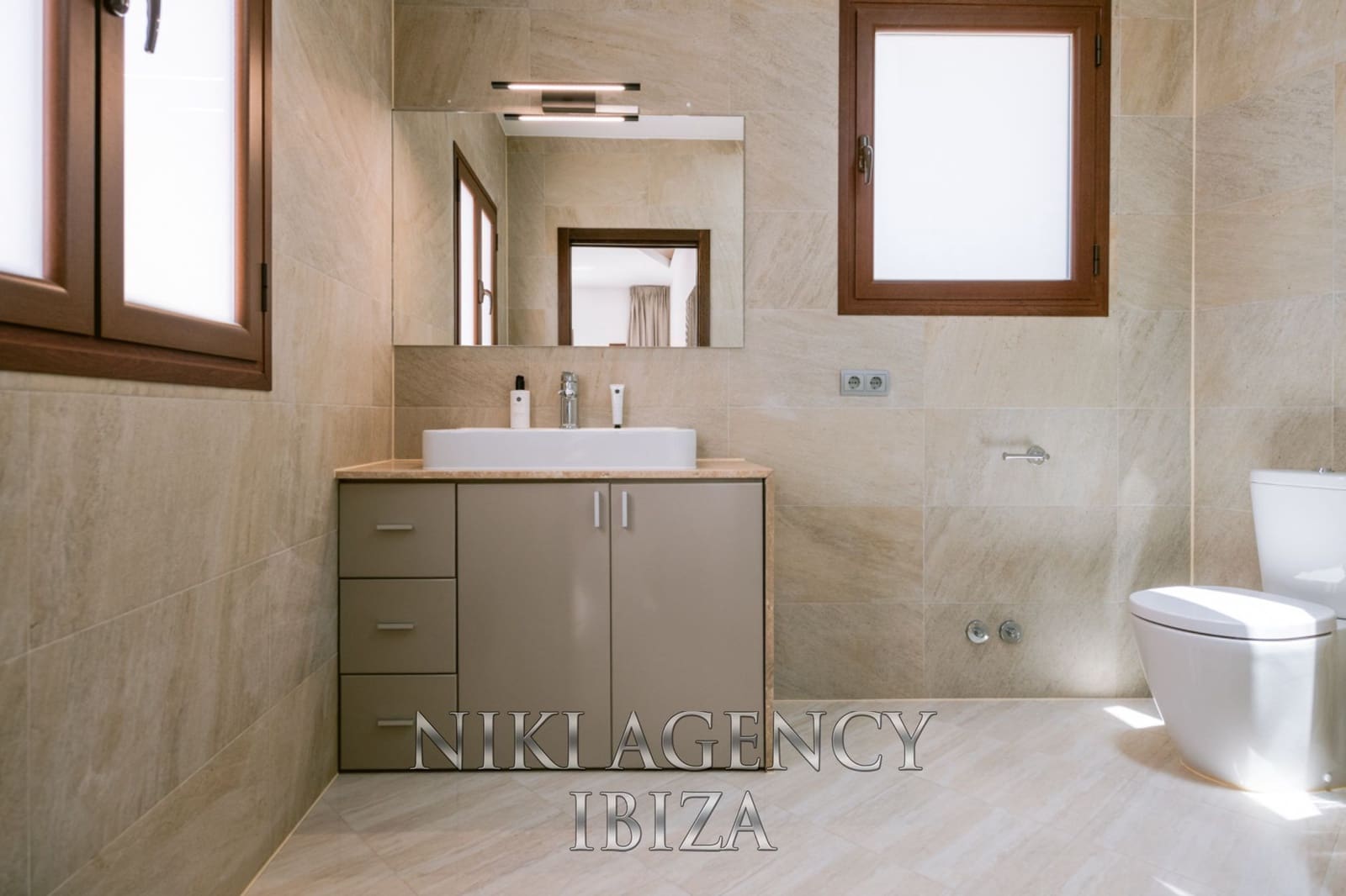 4 bedroom Villa for sale in San Jose / Sant Josep de Sa Talaia with pool garage - € 2,875,000 (Ref: 9016263)