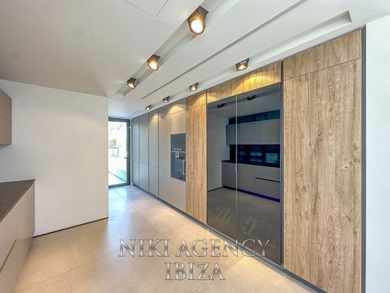 4 bedroom Villa for sale in Sant Agusti des Vedra with pool garage - € 2,750,000 (Ref: 9016264)