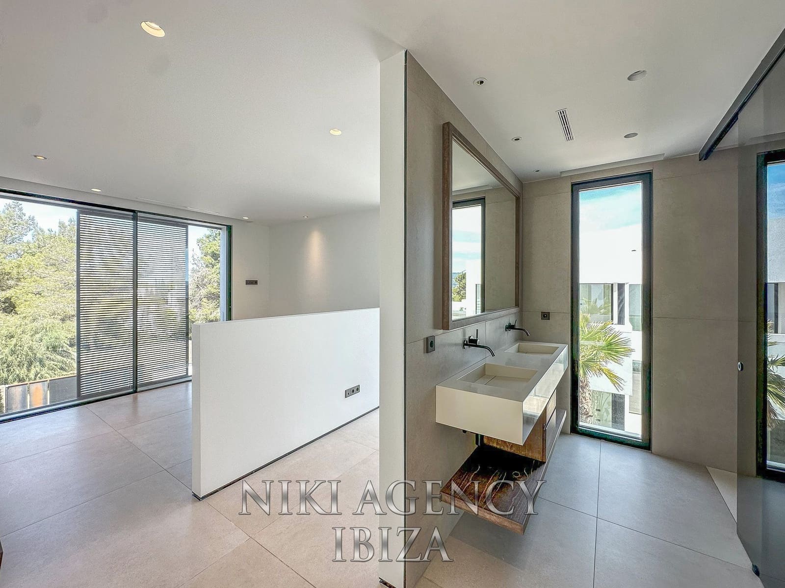 4 bedroom Villa for sale in Sant Agusti des Vedra with pool garage - € 2,750,000 (Ref: 9016264)