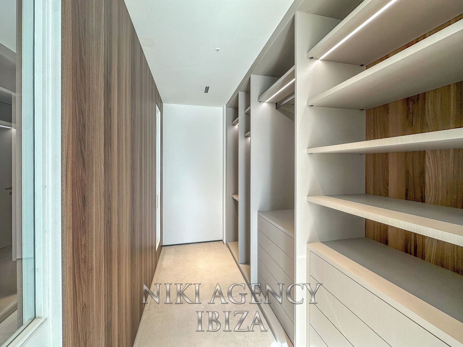 4 bedroom Villa for sale in Sant Agusti des Vedra with pool garage - € 2,750,000 (Ref: 9016264)