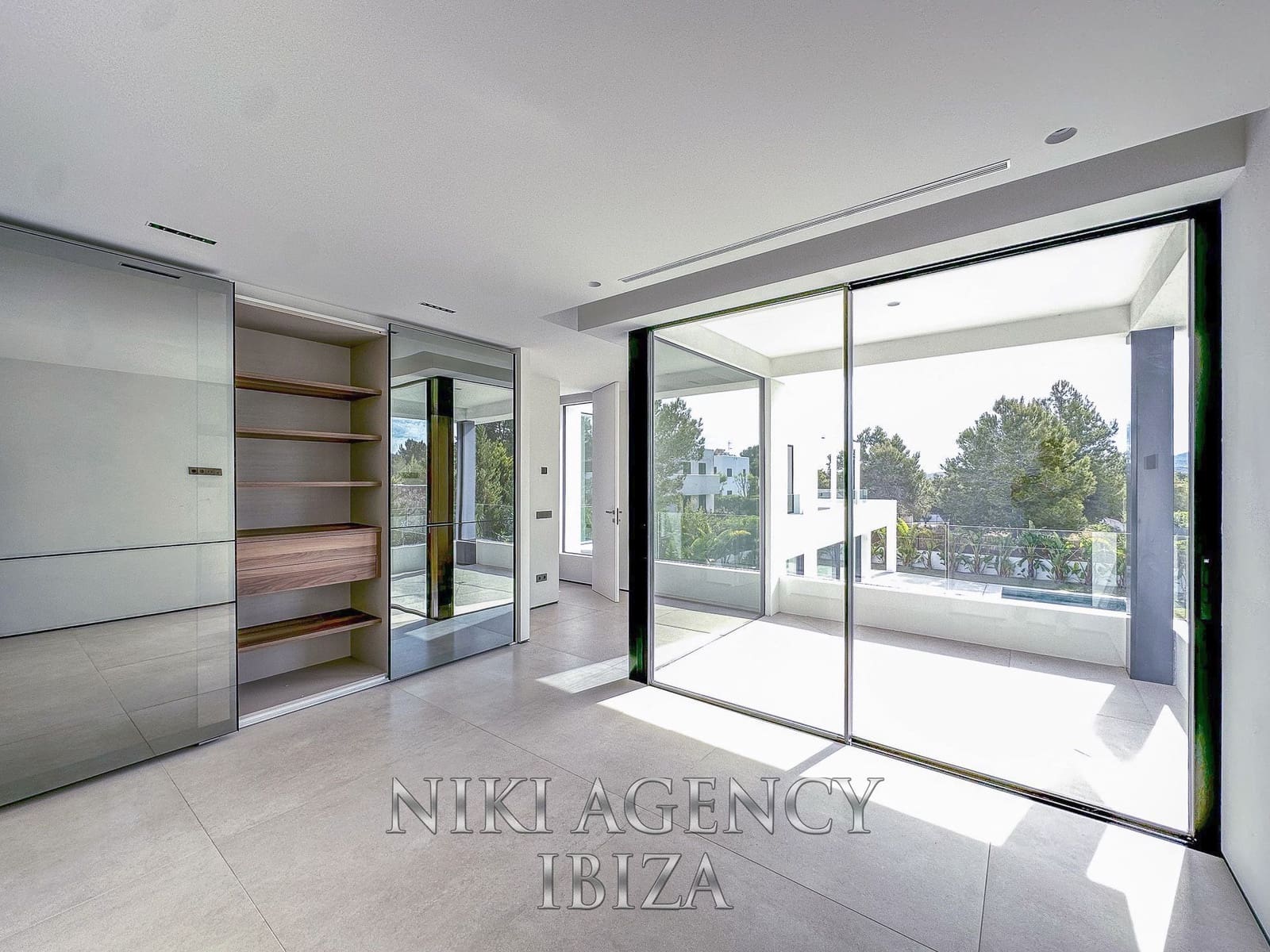 4 bedroom Villa for sale in Sant Agusti des Vedra with pool garage - € 2,750,000 (Ref: 9016264)