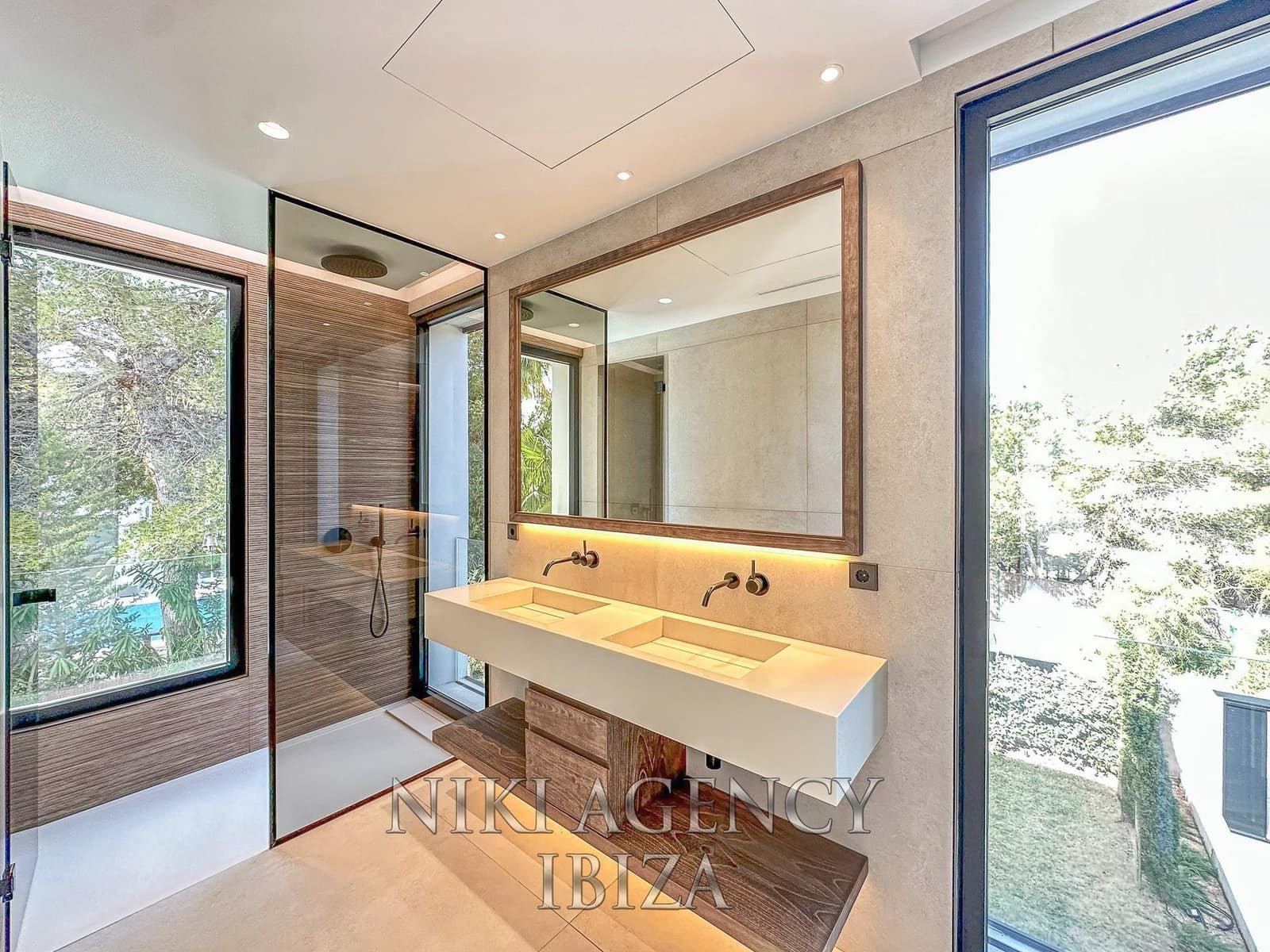 4 bedroom Villa for sale in Sant Agusti des Vedra with pool garage - € 2,750,000 (Ref: 9016264)