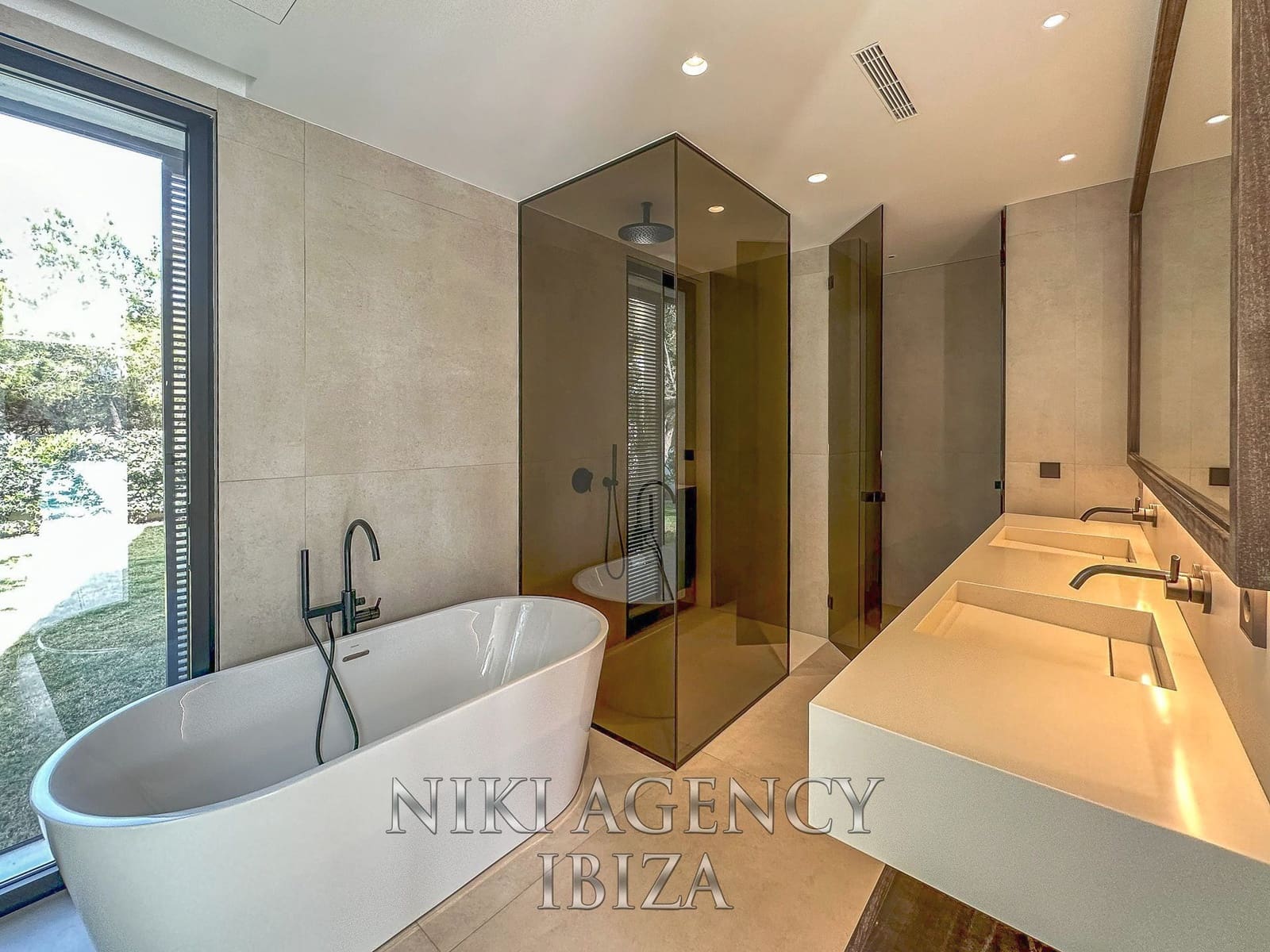 4 bedroom Villa for sale in Sant Agusti des Vedra with pool garage - € 2,750,000 (Ref: 9016264)