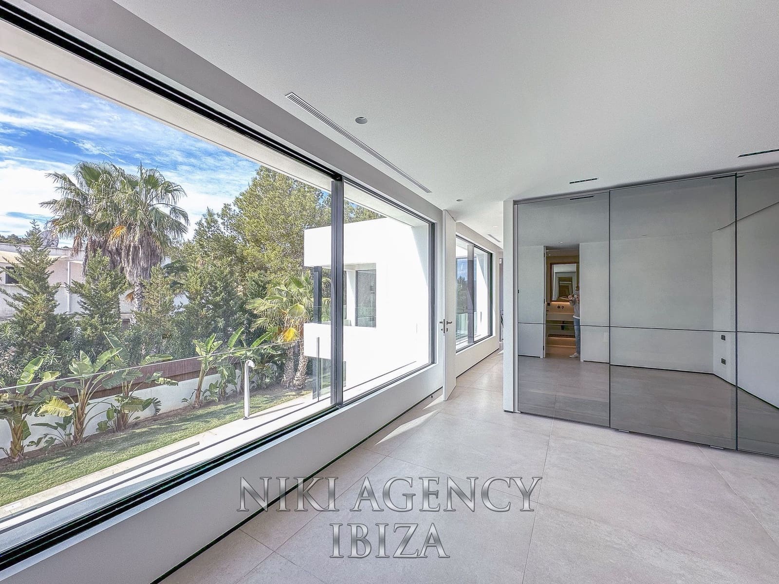 4 bedroom Villa for sale in Sant Agusti des Vedra with pool garage - € 2,750,000 (Ref: 9016264)