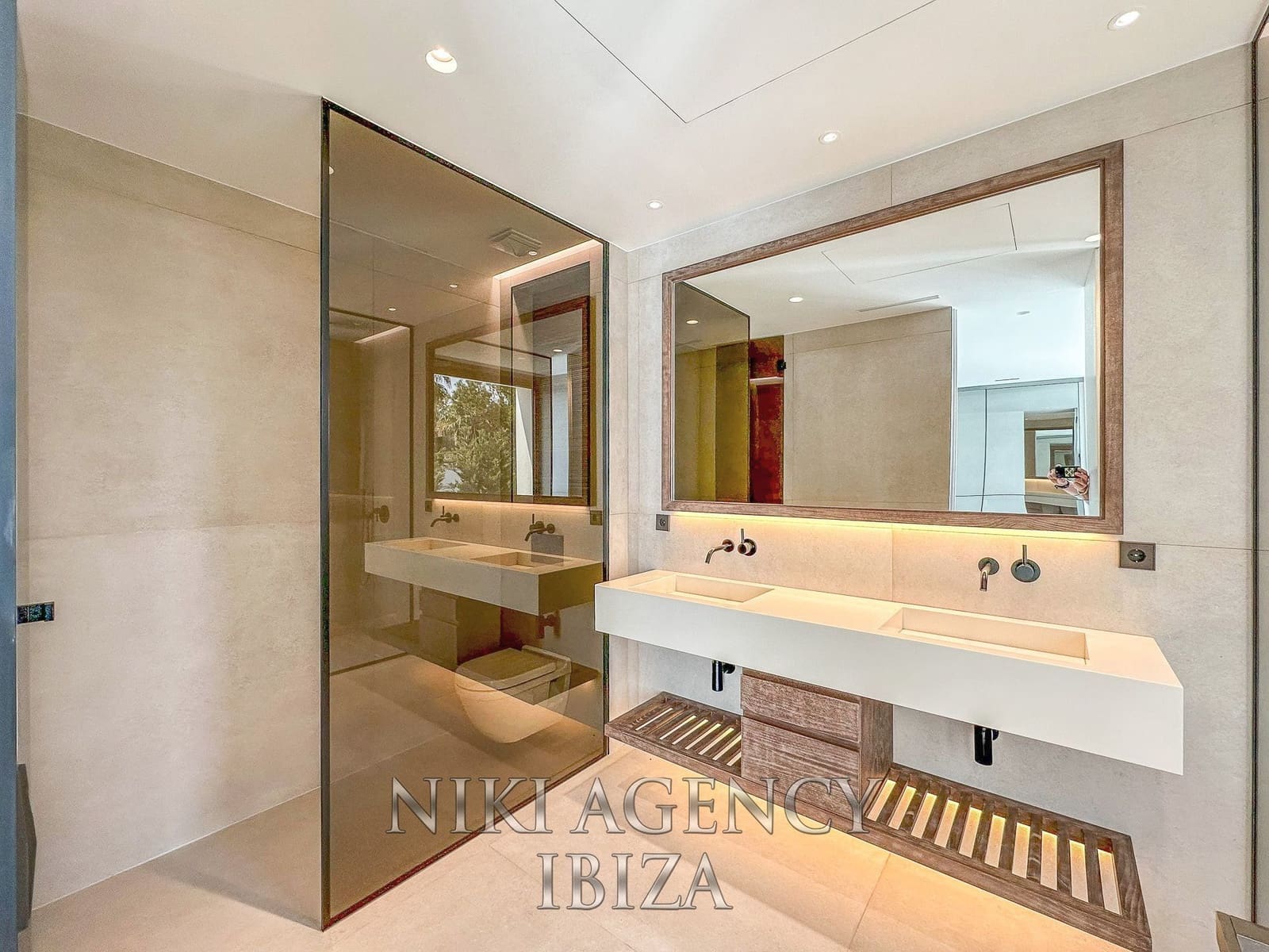 4 bedroom Villa for sale in Sant Agusti des Vedra with pool garage - € 2,750,000 (Ref: 9016264)