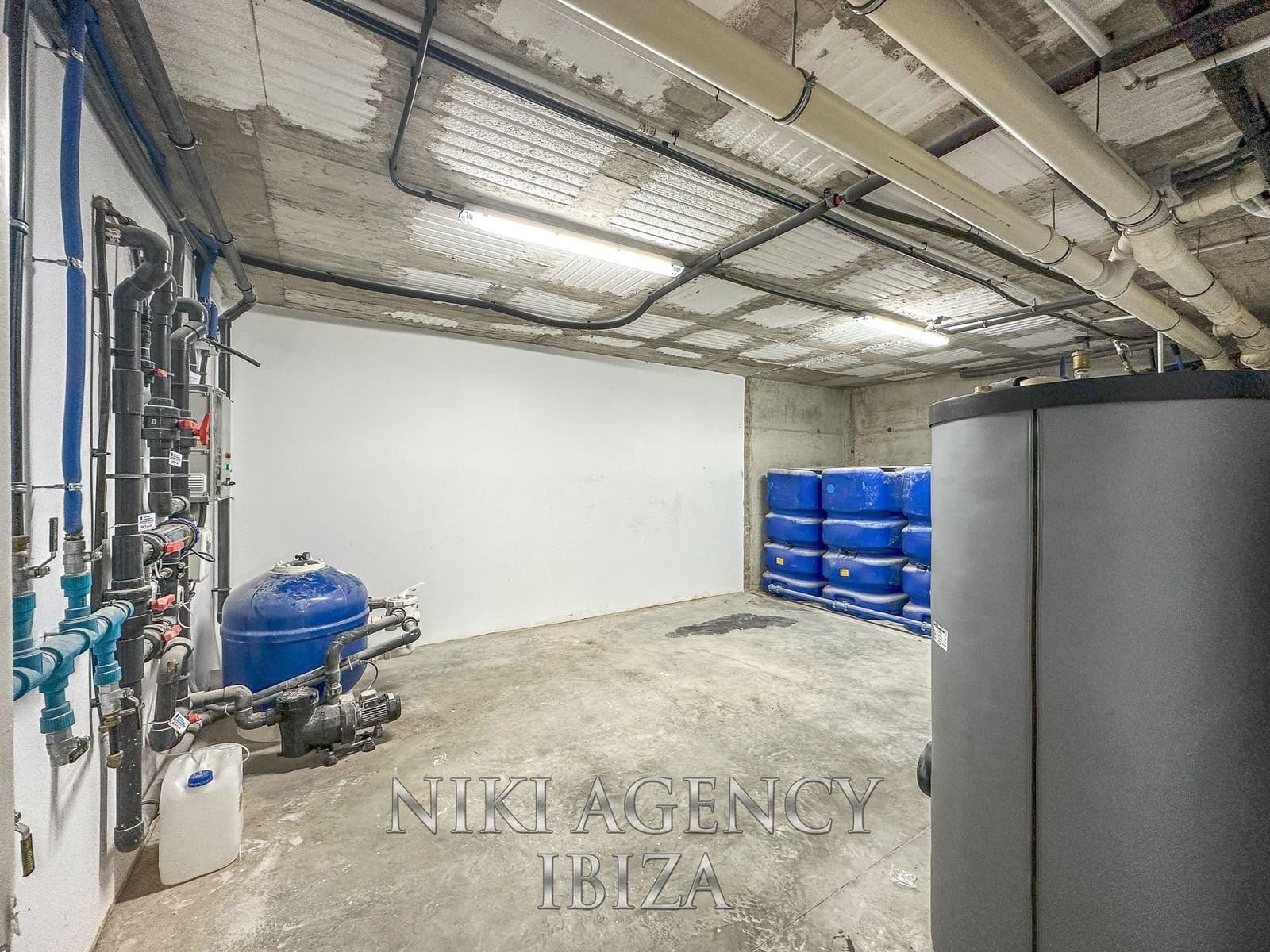 4 bedroom Villa for sale in Sant Agusti des Vedra with pool garage - € 2,750,000 (Ref: 9016264)