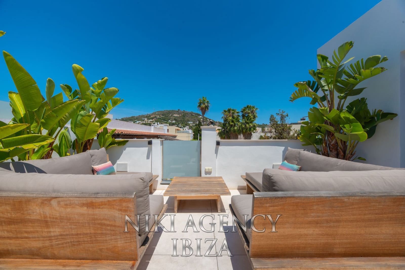 4 soveværelse Lejlighed til salg i Nuestra Senora de Jesus med swimmingpool garage - € 1.298.000 (Ref: 9100466)