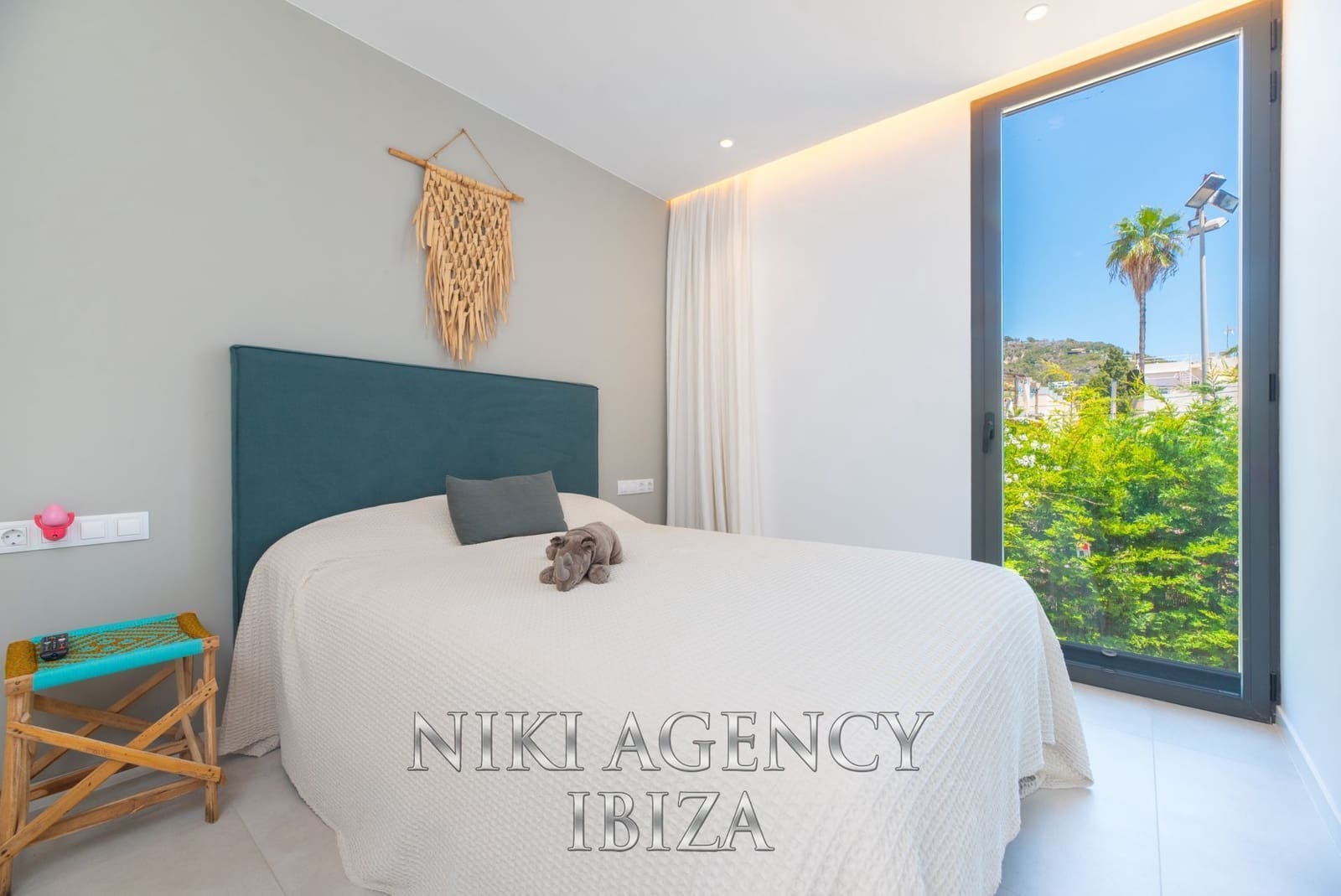 4 soveværelse Lejlighed til salg i Nuestra Senora de Jesus med swimmingpool garage - € 1.298.000 (Ref: 9100466)