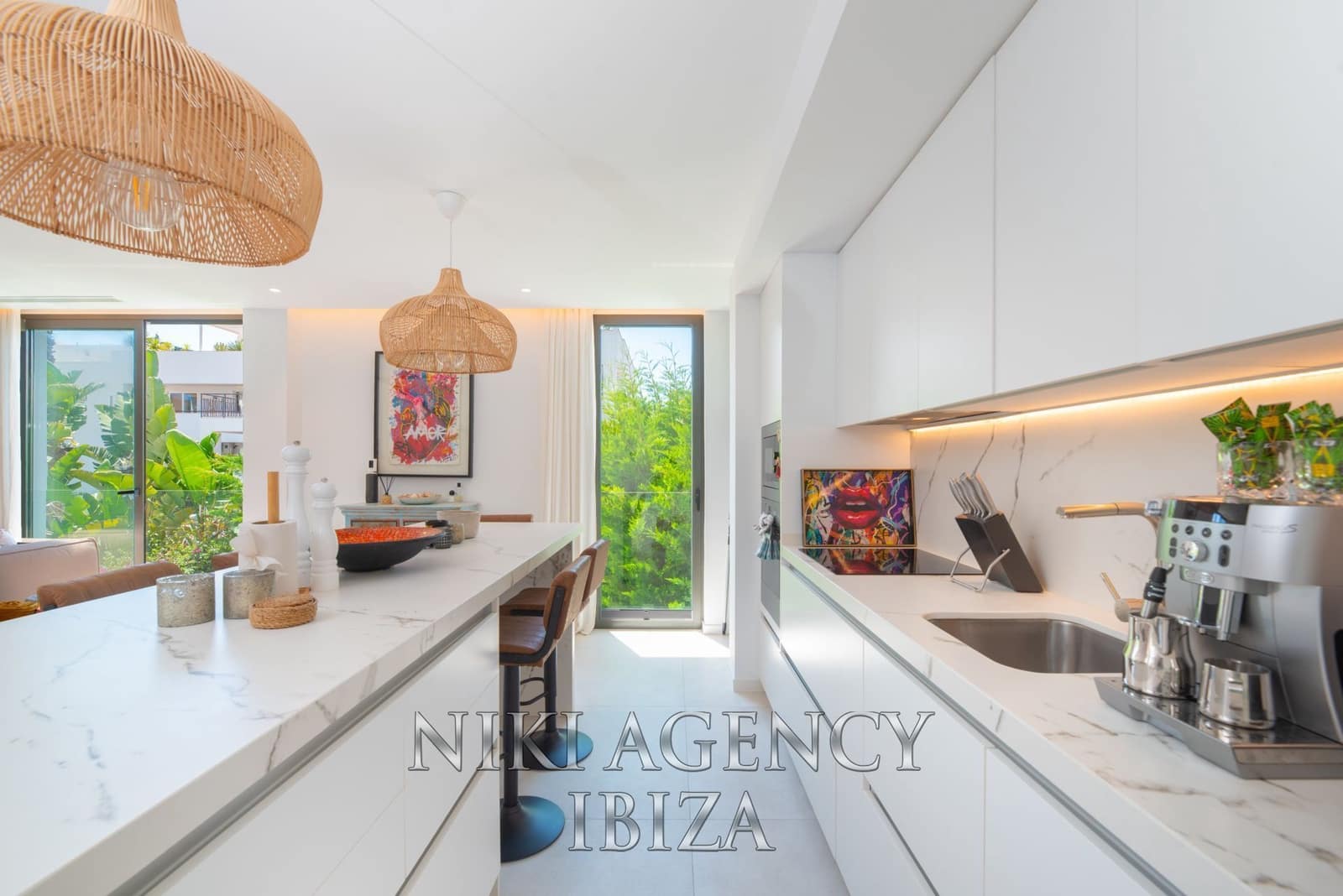 4 soveværelse Lejlighed til salg i Nuestra Senora de Jesus med swimmingpool garage - € 1.298.000 (Ref: 9100466)