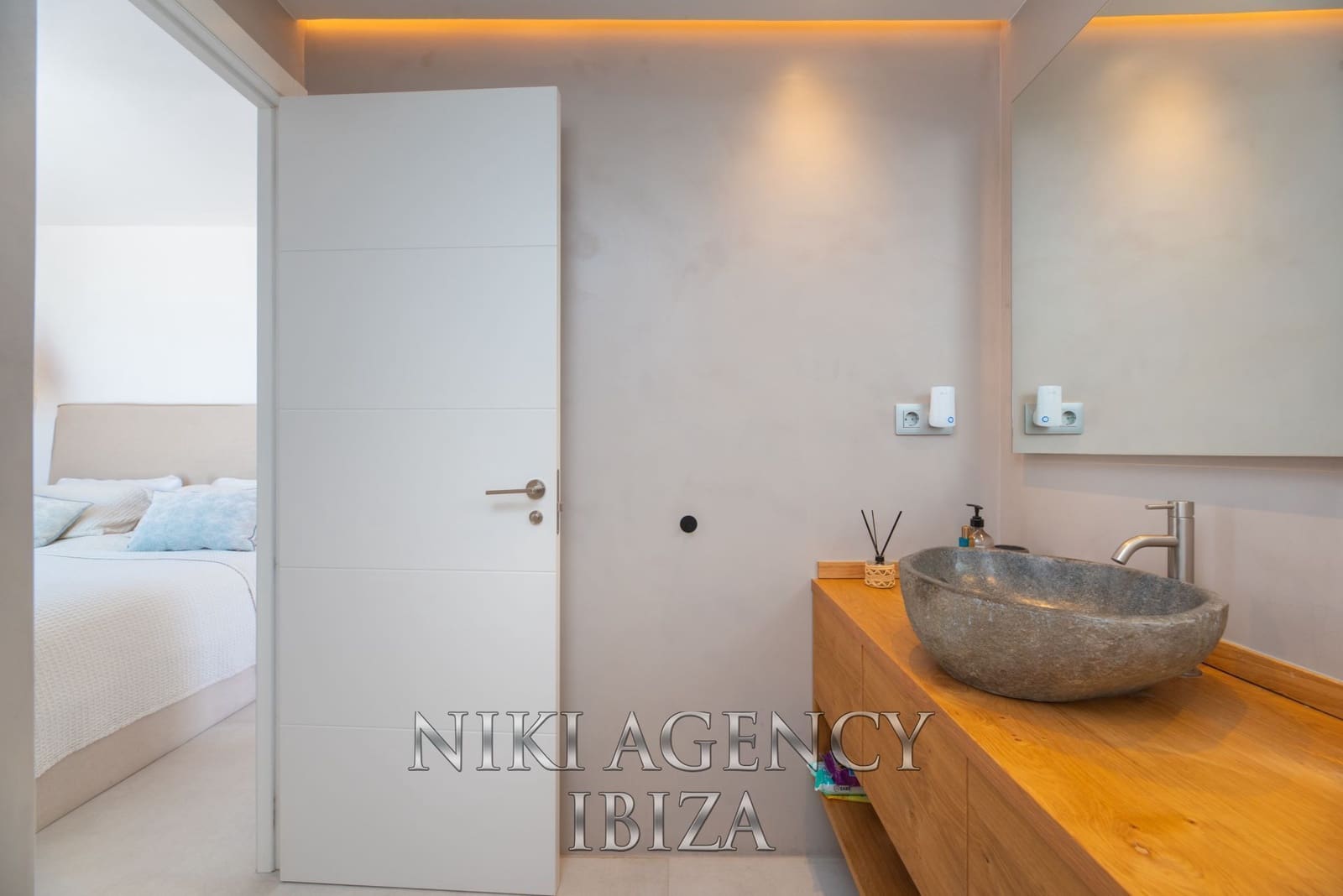 4 soveværelse Lejlighed til salg i Nuestra Senora de Jesus med swimmingpool garage - € 1.298.000 (Ref: 9100466)