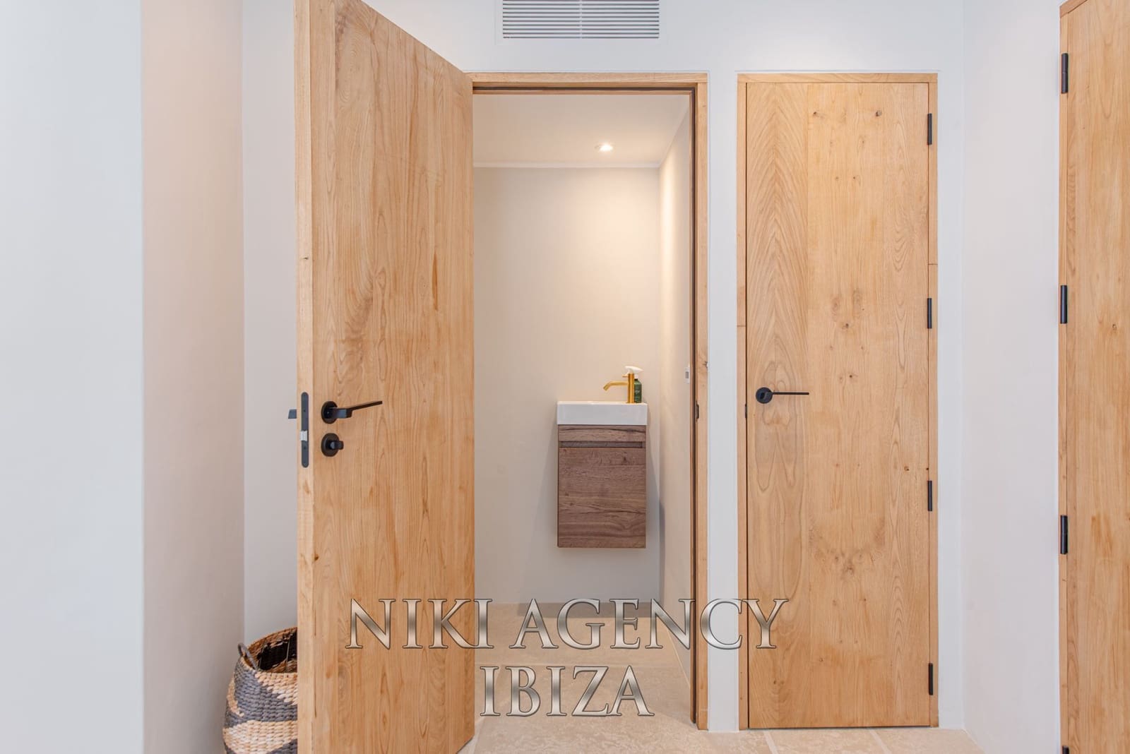 4 Zimmer Villa zu verkaufen in Santa Eulalia / Santa Eularia mit Pool Garage - 2.495.000 € (Ref: 9126518)