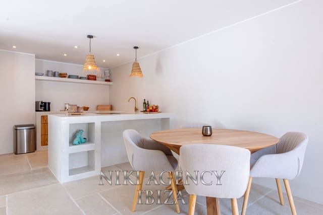 Chalet de 4 habitaciones en Santa Eulalia / Santa Eularia en venta con piscina garaje - 2.495.000 € (Ref: 9126518)