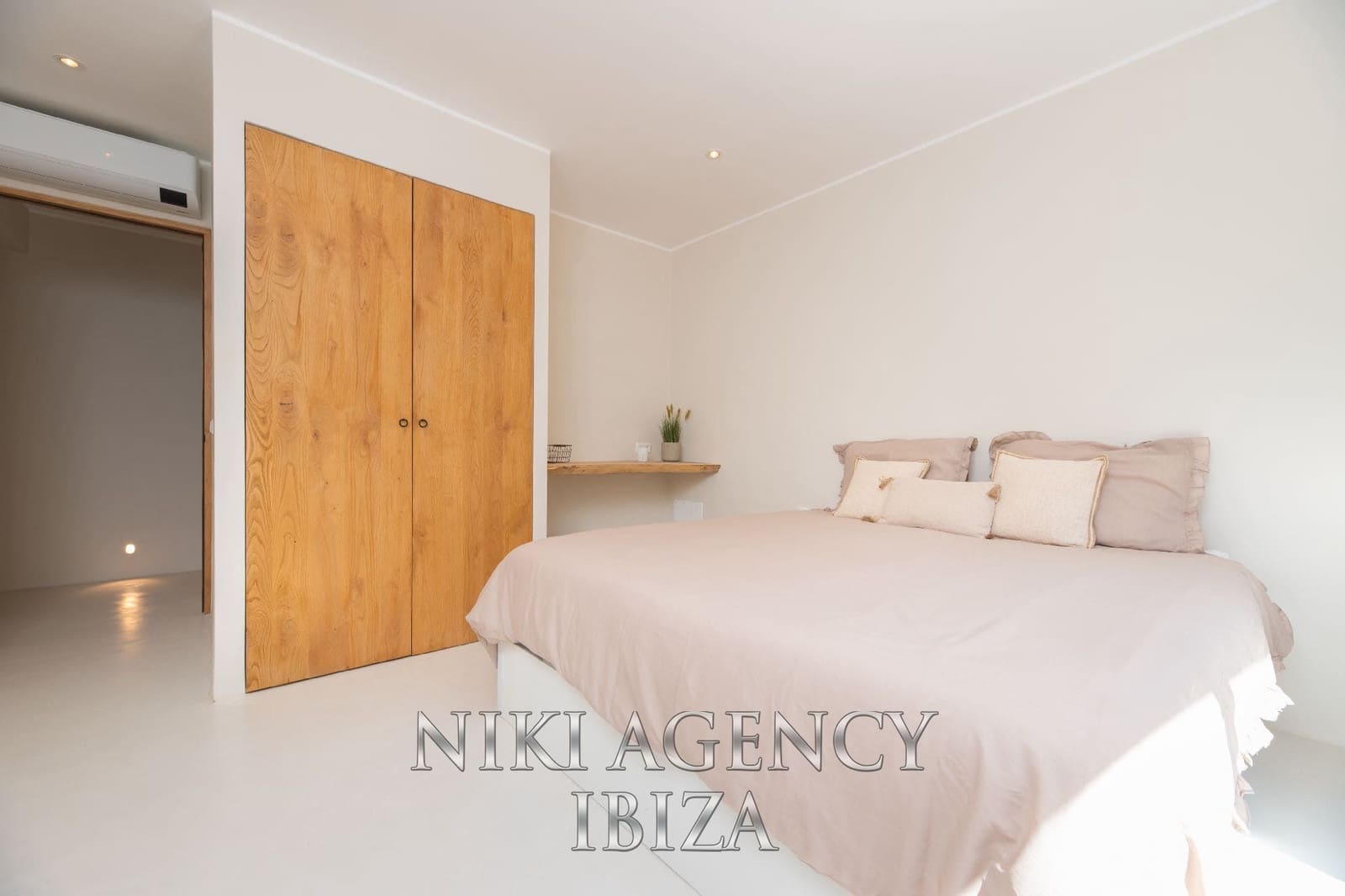 4 soverom Villa til salgs i Santa Eulalia / Santa Eularia med svømmebasseng garasje - € 2 595 000 (Ref: 9126518)