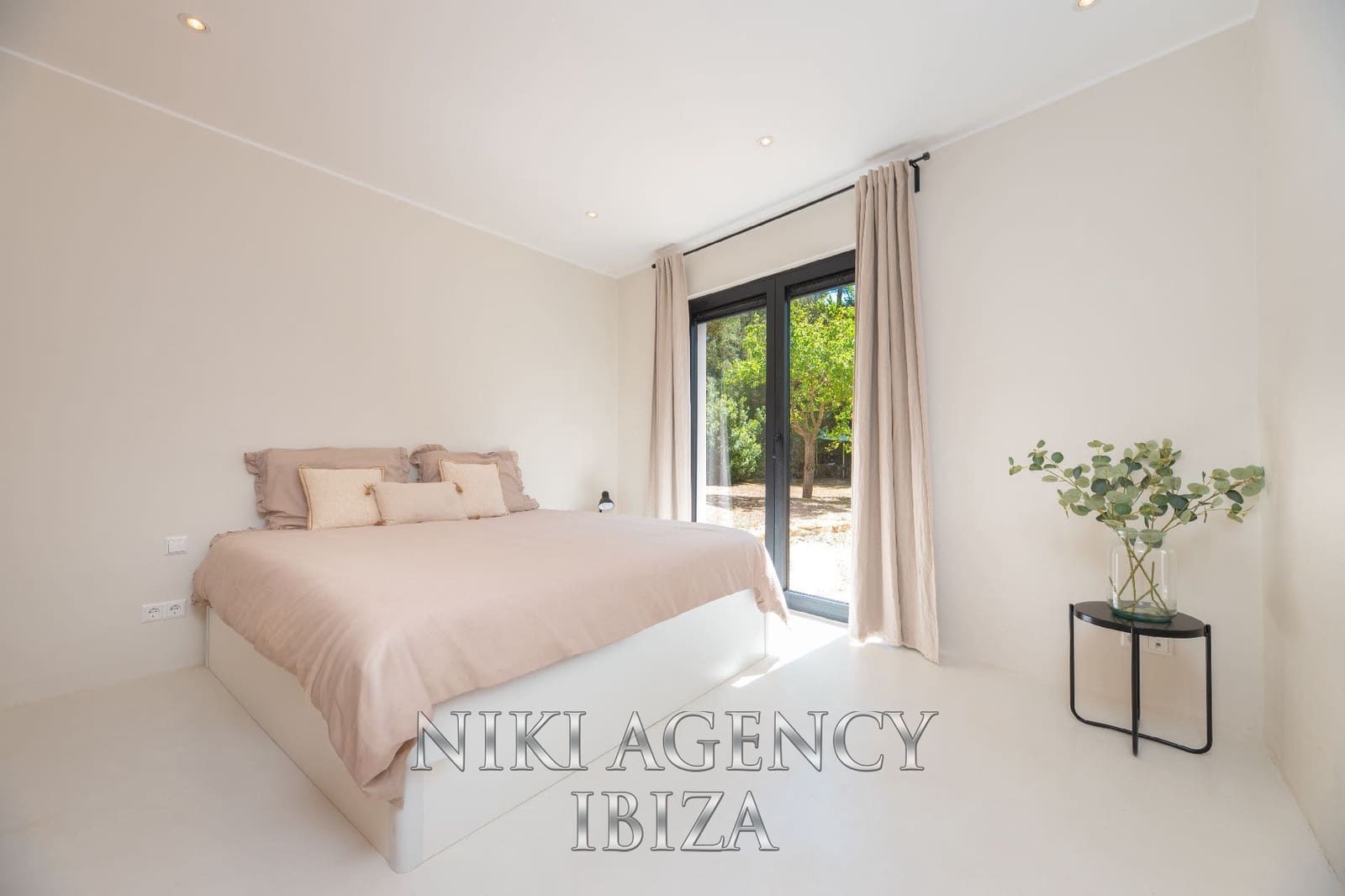4 soverom Villa til salgs i Santa Eulalia / Santa Eularia med svømmebasseng garasje - € 2 595 000 (Ref: 9126518)