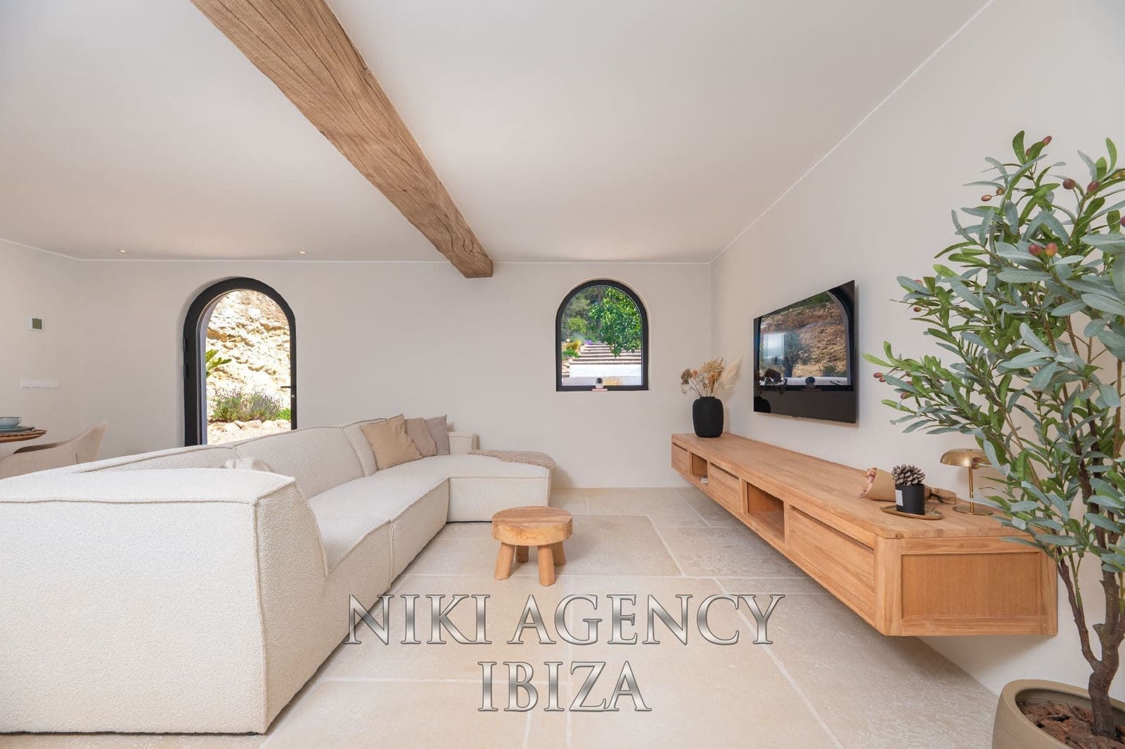 4 soverom Villa til salgs i Santa Eulalia / Santa Eularia med svømmebasseng garasje - € 2 595 000 (Ref: 9126518)