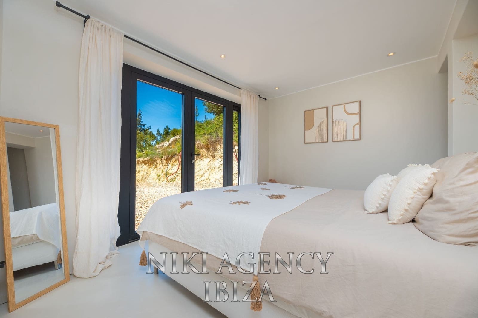 4 soverom Villa til salgs i Santa Eulalia / Santa Eularia med svømmebasseng garasje - € 2 595 000 (Ref: 9126518)
