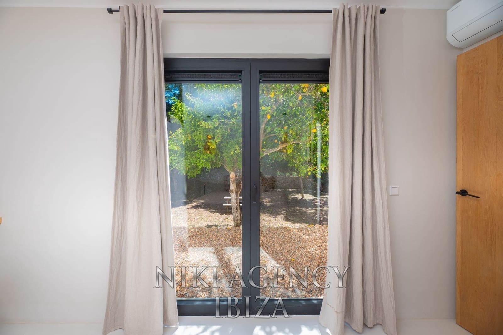 4 soverom Villa til salgs i Santa Eulalia / Santa Eularia med svømmebasseng garasje - € 2 595 000 (Ref: 9126518)