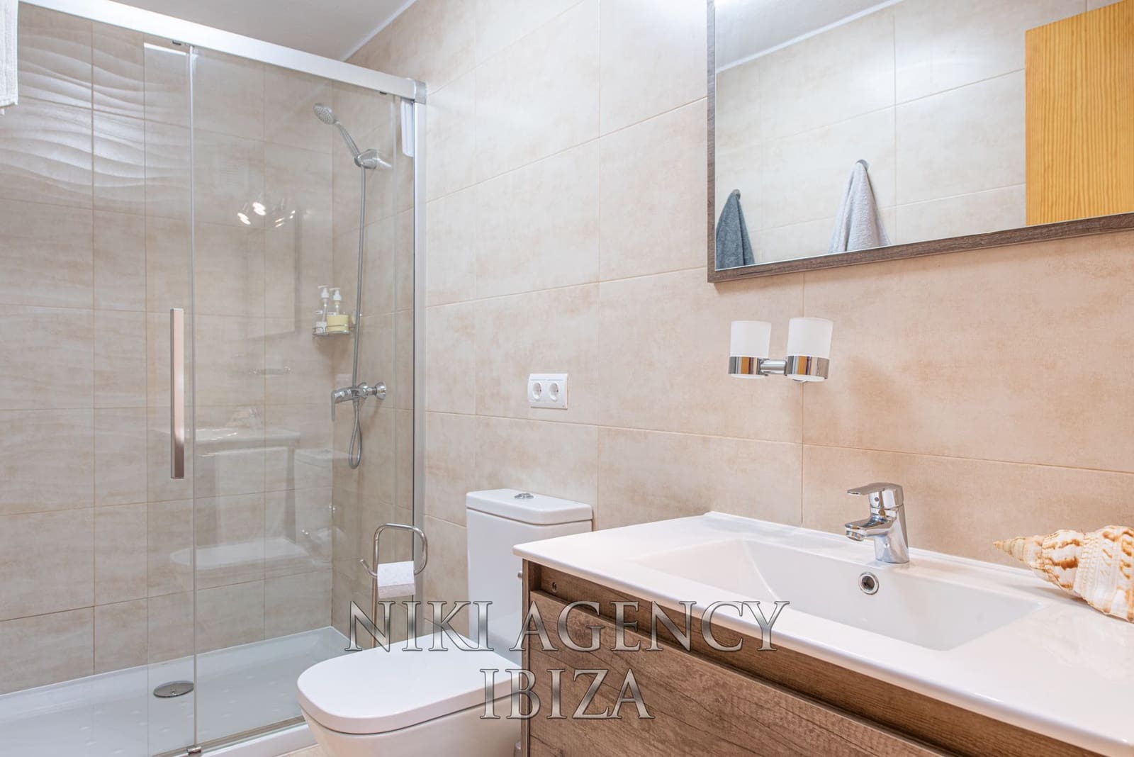 6 soveværelse Finca/Landehus til salg i Sant Llorenc de Balafia med swimmingpool garage - € 2.300.000 (Ref: 9171125)