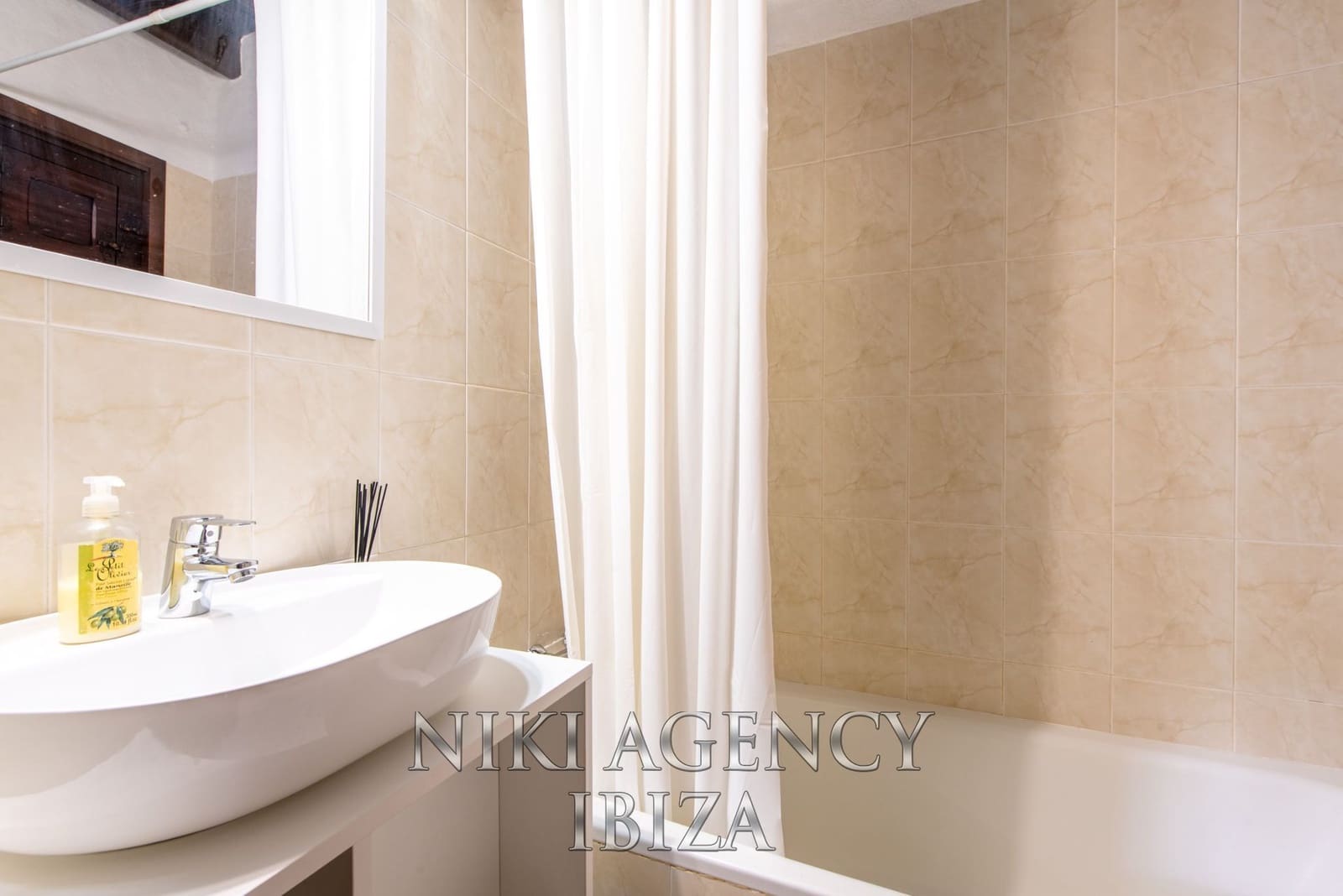 6 soveværelse Finca/Landehus til salg i Sant Llorenc de Balafia med swimmingpool garage - € 2.300.000 (Ref: 9171125)