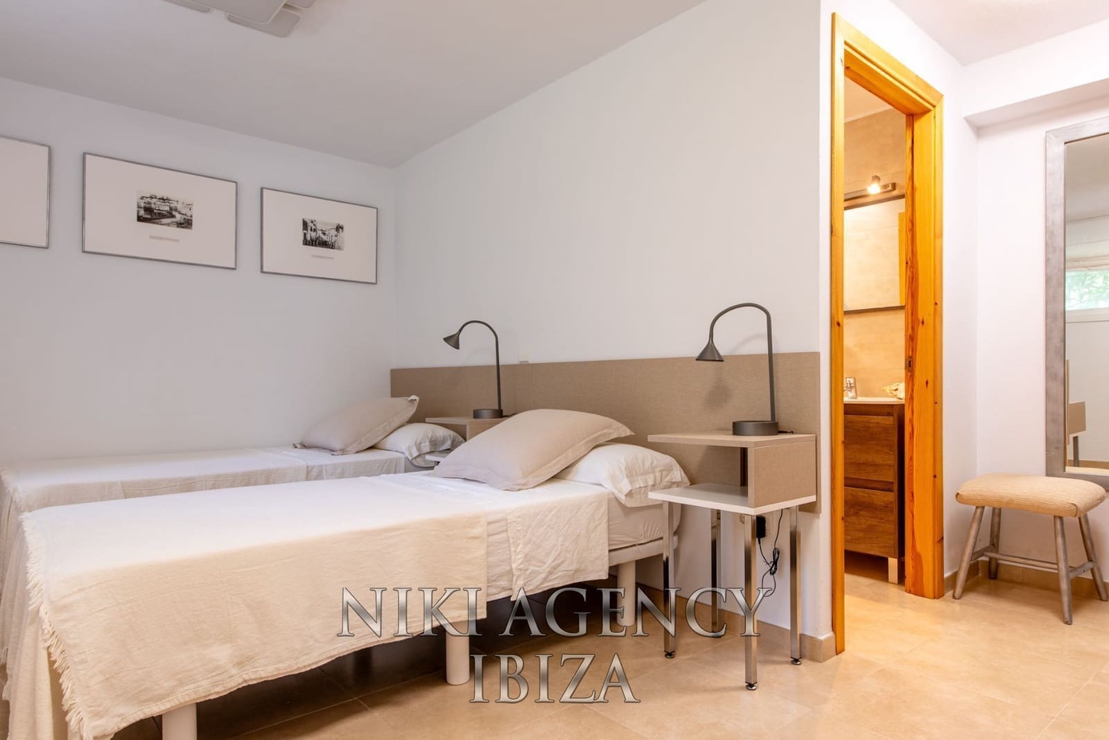 6 soveværelse Finca/Landehus til salg i Sant Llorenc de Balafia med swimmingpool garage - € 2.300.000 (Ref: 9171125)