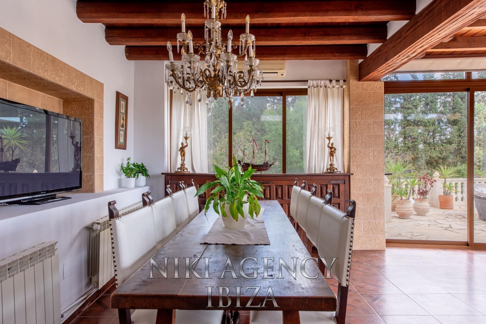 6 soveværelse Finca/Landehus til salg i Sant Llorenc de Balafia med swimmingpool garage - € 2.300.000 (Ref: 9171125)