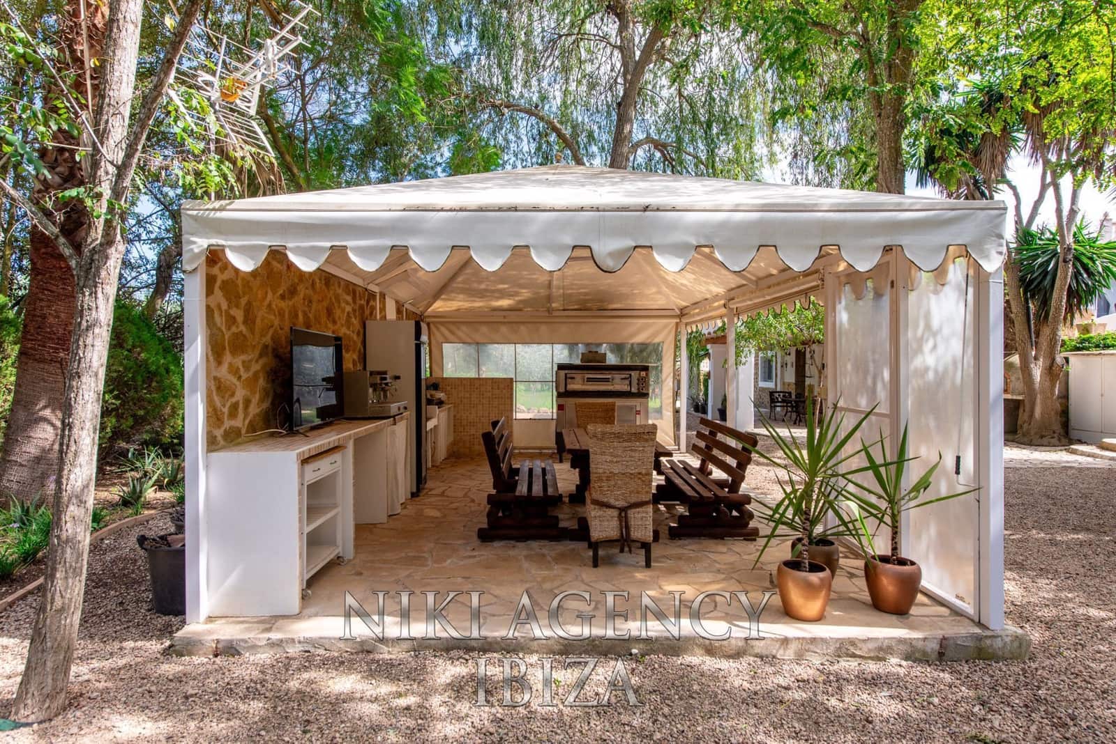 6 soveværelse Finca/Landehus til salg i Sant Llorenc de Balafia med swimmingpool garage - € 2.300.000 (Ref: 9171125)