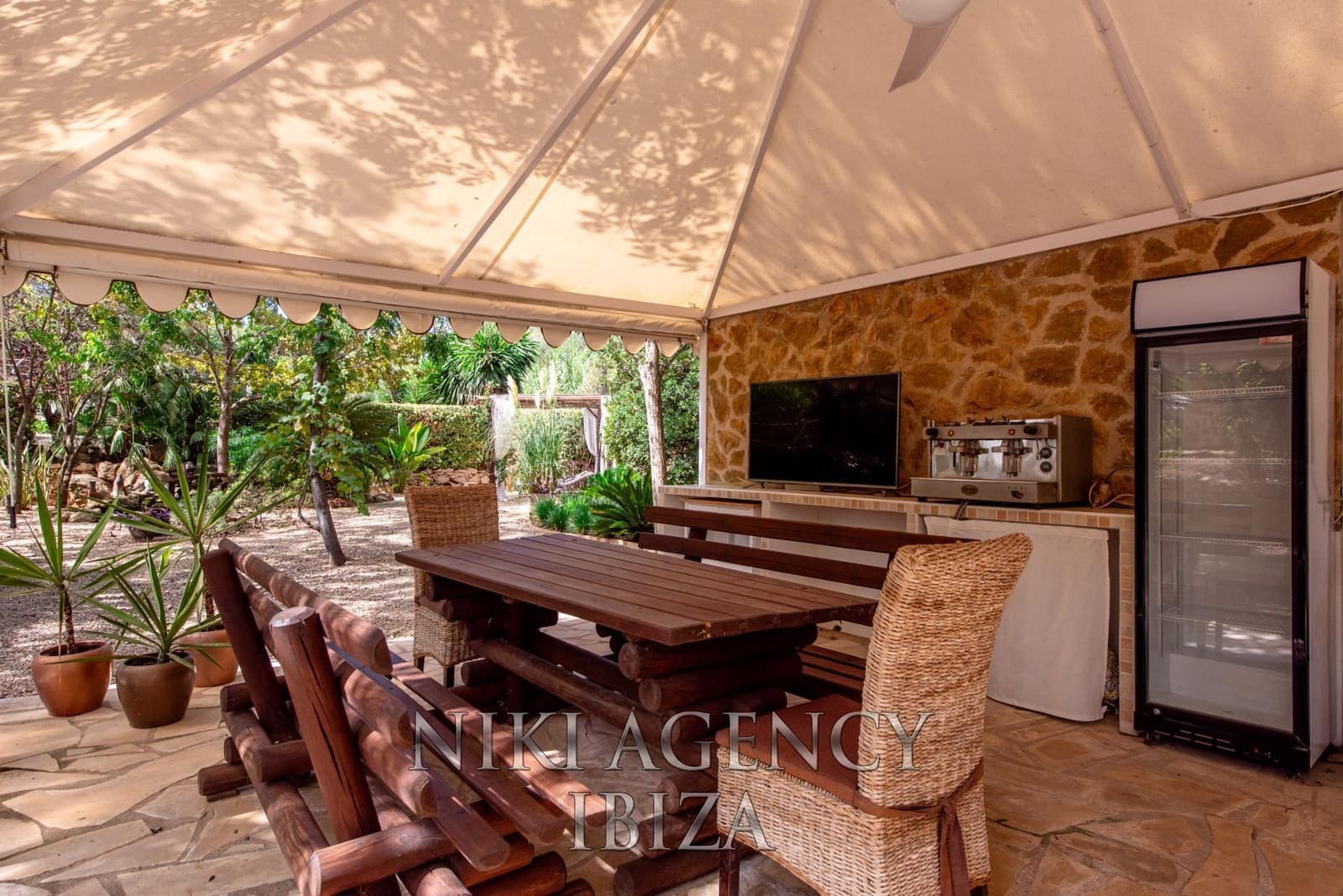 6 soveværelse Finca/Landehus til salg i Sant Llorenc de Balafia med swimmingpool garage - € 2.300.000 (Ref: 9171125)