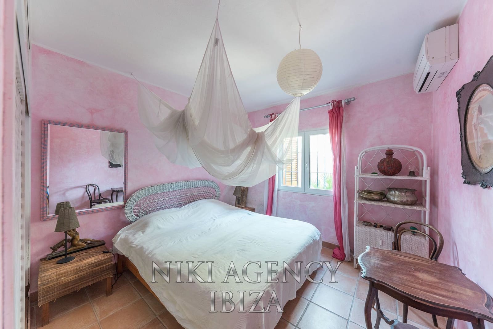 5 soverom Villa til salgs i Es Cubells med svømmebasseng garasje - € 4 500 000 (Ref: 9177641)