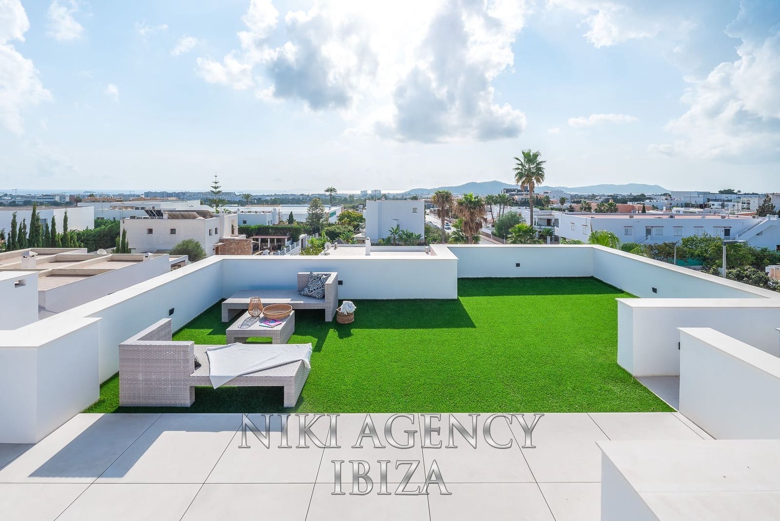 4 bedroom Villa for sale in San Jose / Sant Josep de Sa Talaia with pool garage - € 2,990,000 (Ref: 9209076)