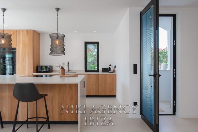 4 soveværelse Villa til salg i San Jose / Sant Josep de Sa Talaia med swimmingpool garage - € 2.990.000 (Ref: 9209076)