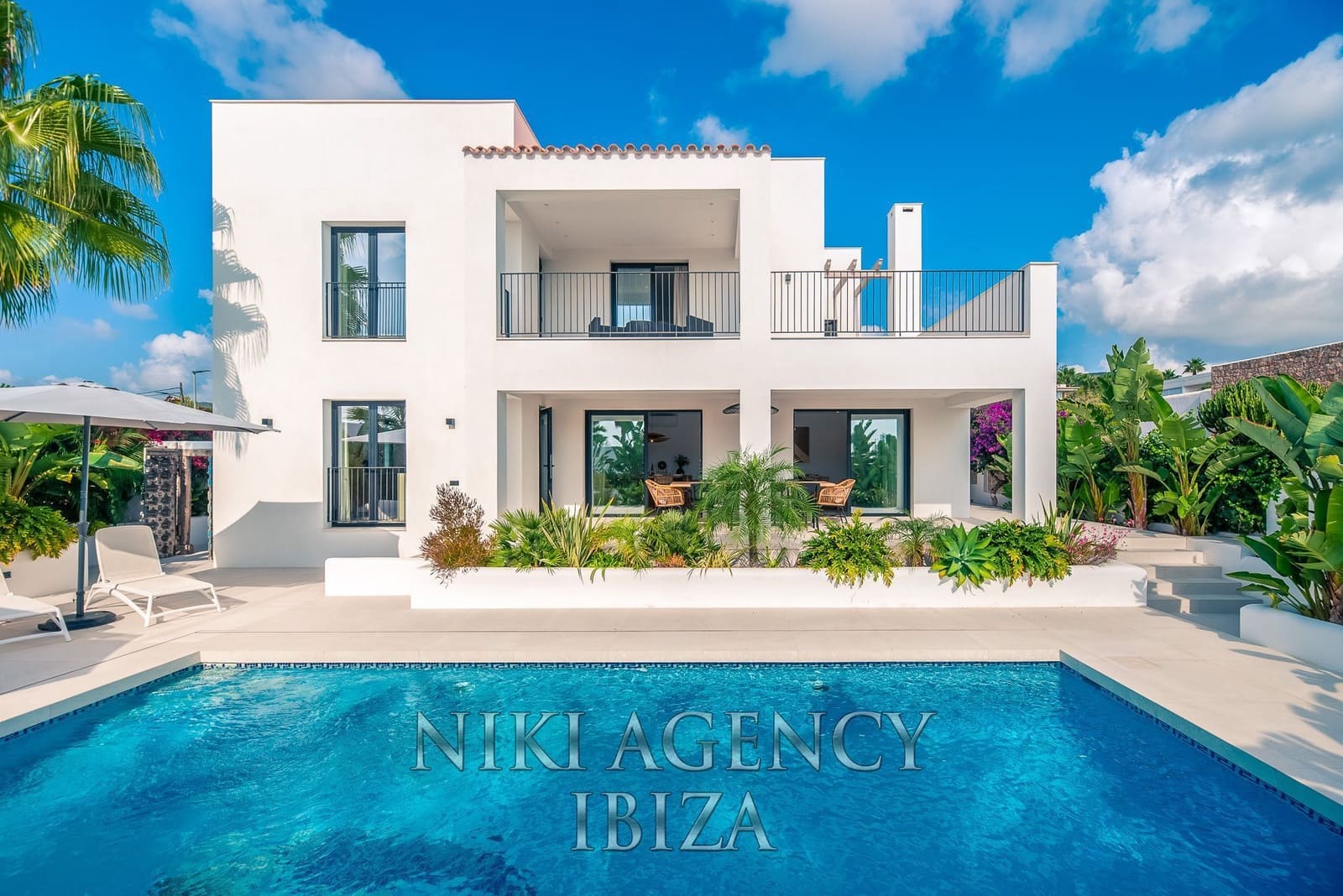 4 bedroom Villa for sale in San Jose / Sant Josep de Sa Talaia with pool garage - € 2,990,000 (Ref: 9209076)