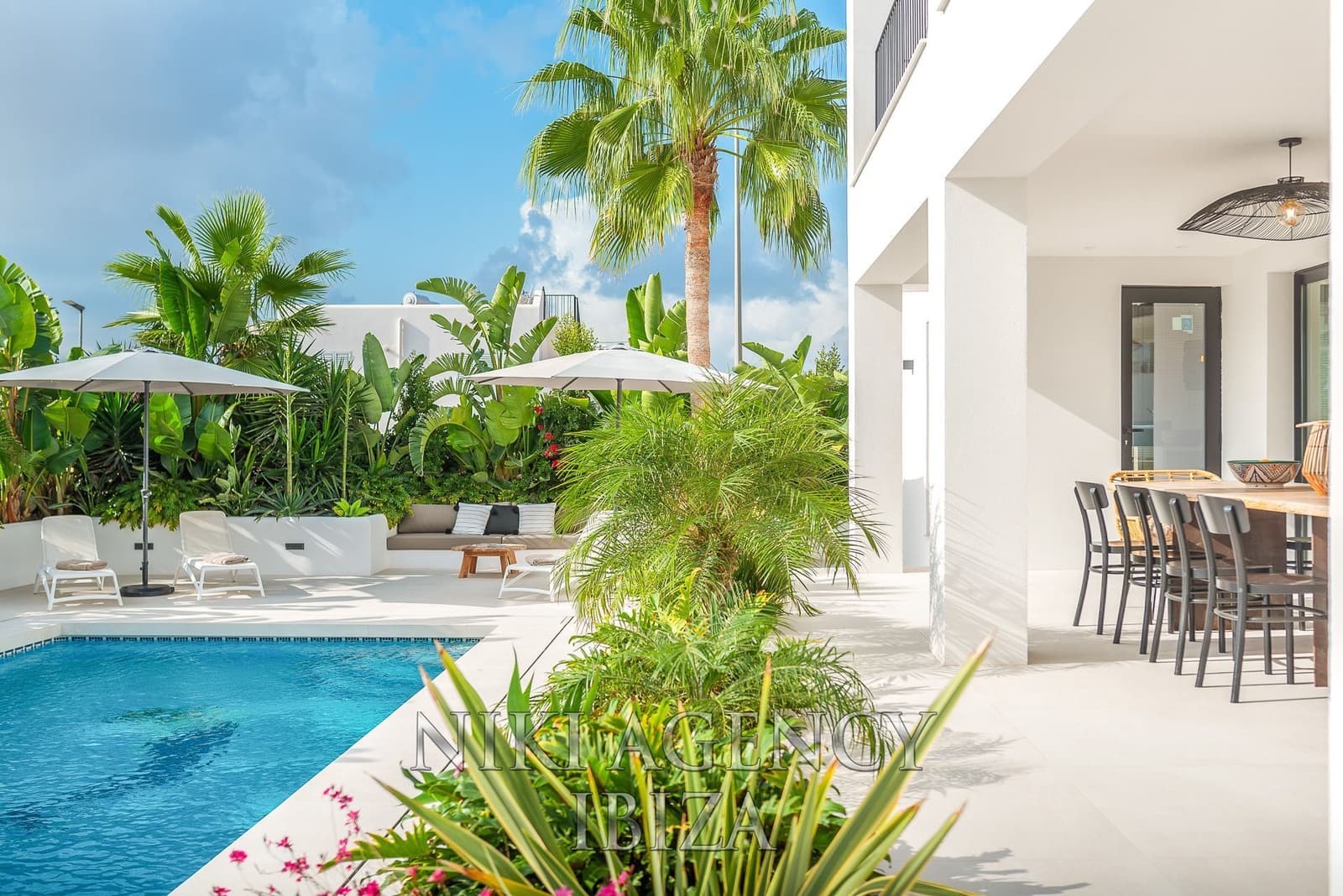 4 bedroom Villa for sale in San Jose / Sant Josep de Sa Talaia with pool garage - € 2,990,000 (Ref: 9209076)