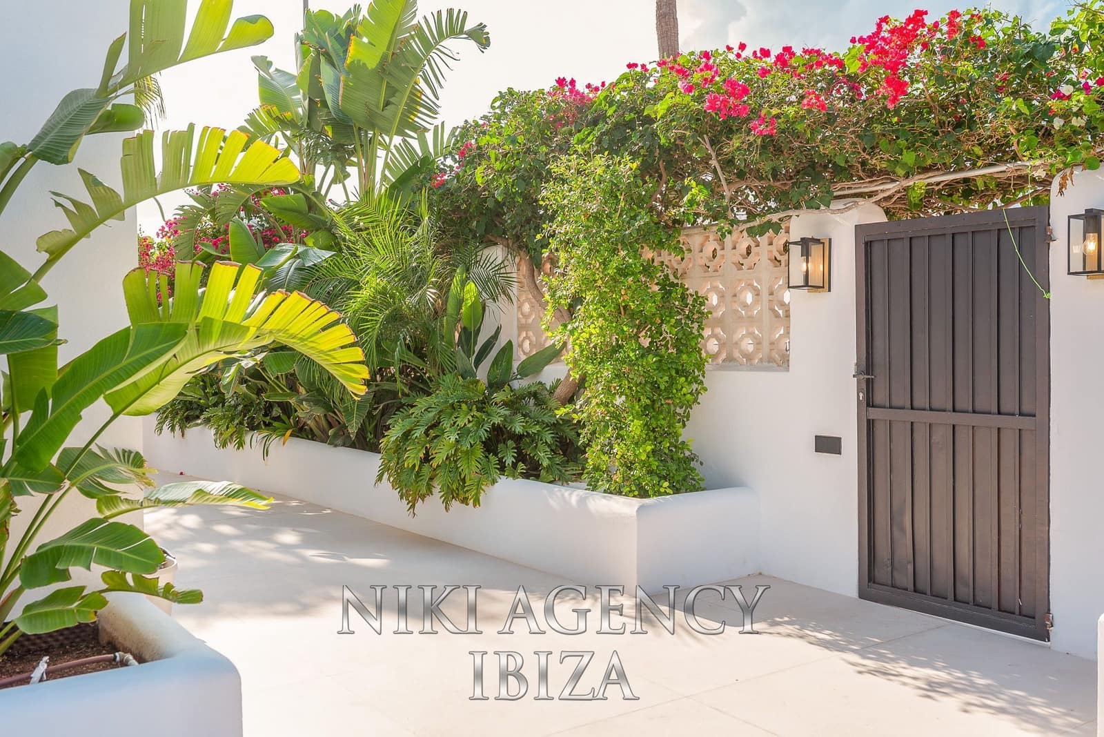 4 bedroom Villa for sale in San Jose / Sant Josep de Sa Talaia with pool garage - € 2,990,000 (Ref: 9209076)