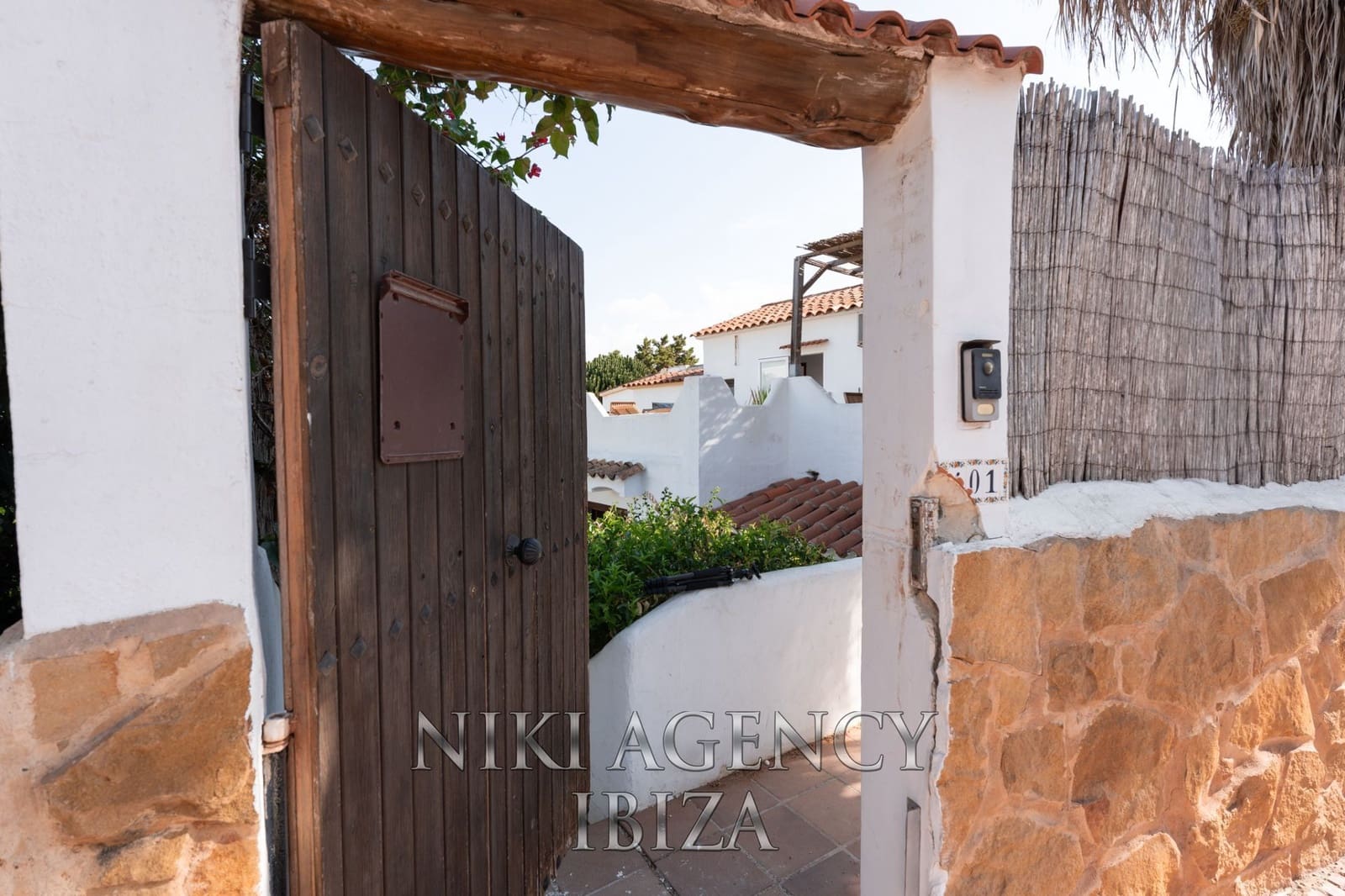 3 quarto Moradia para venda em La Siesta - 799 000 € (Ref: 9242682)