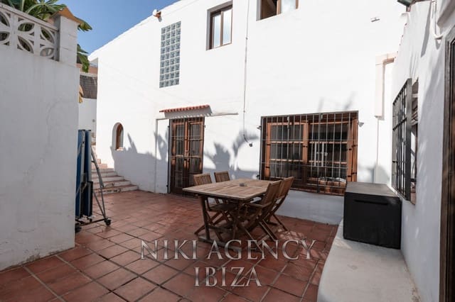 3 quarto Moradia para venda em La Siesta, Santa Eulalia / Santa Eularia - 799 000 € (Ref: 9242682)