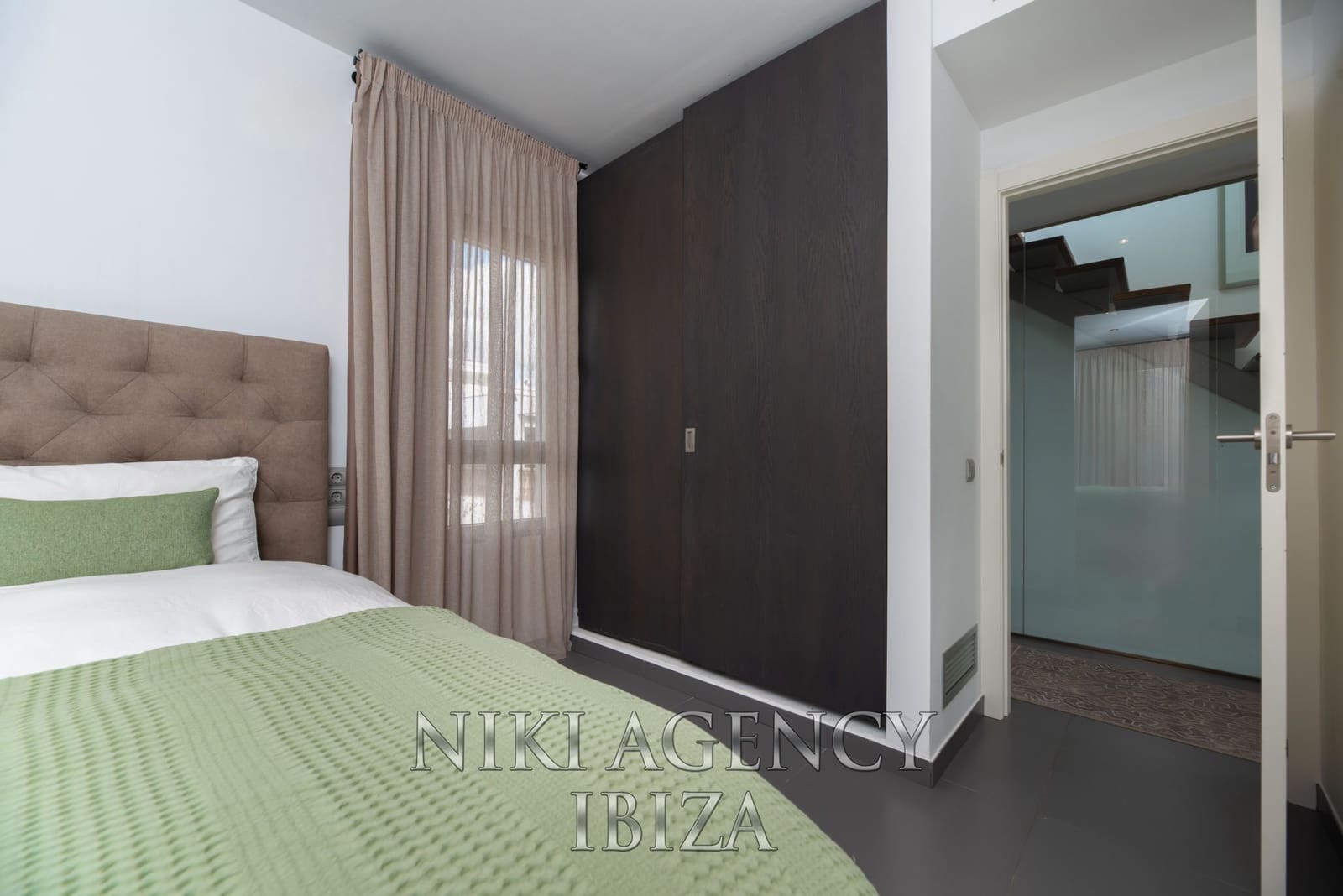 3 soverom Villa til salgs i Nuestra Senora de Jesus med svømmebasseng garasje - € 1 295 000 (Ref: 9410522)