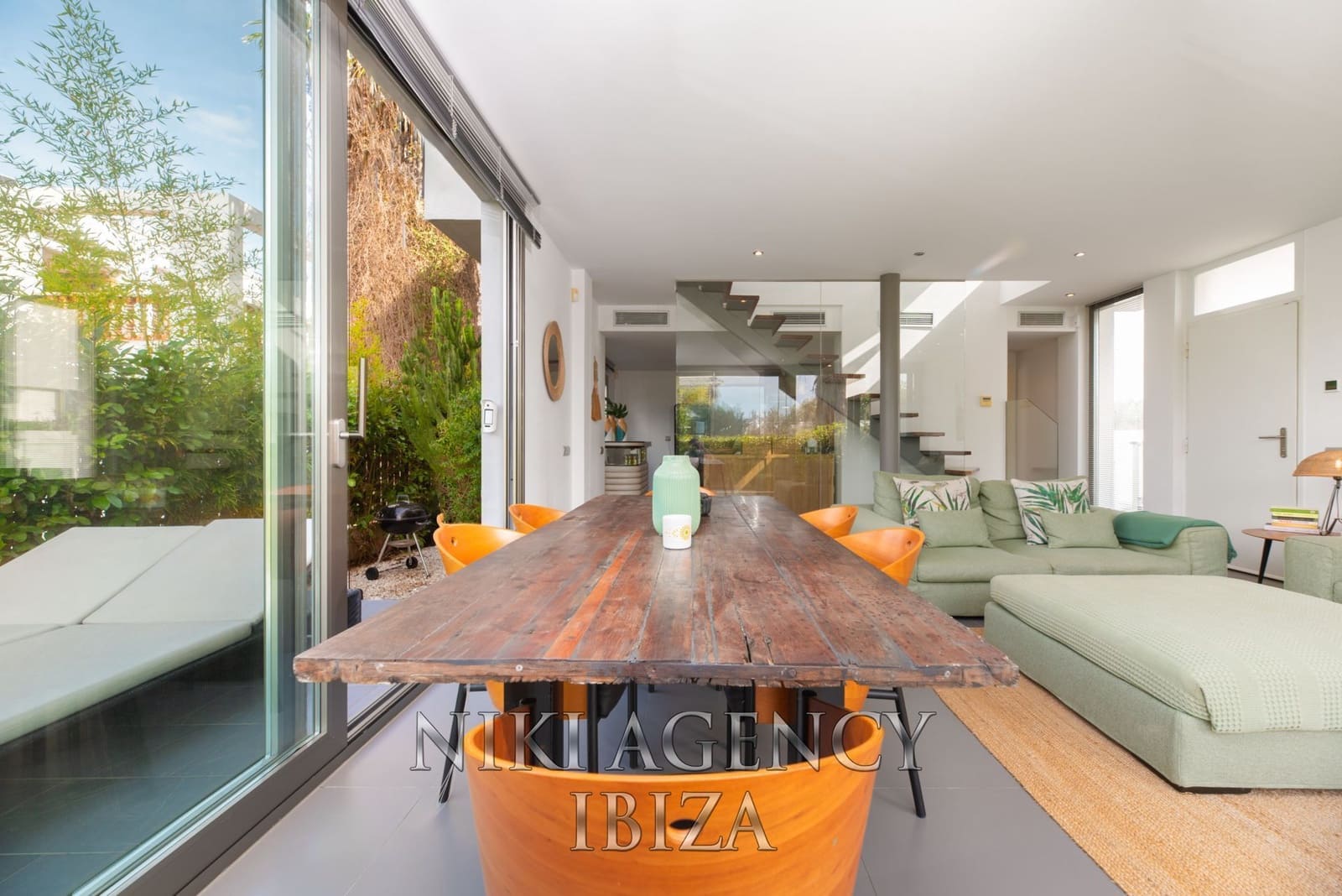 3 soverom Villa til salgs i Nuestra Senora de Jesus med svømmebasseng garasje - € 1 295 000 (Ref: 9410522)