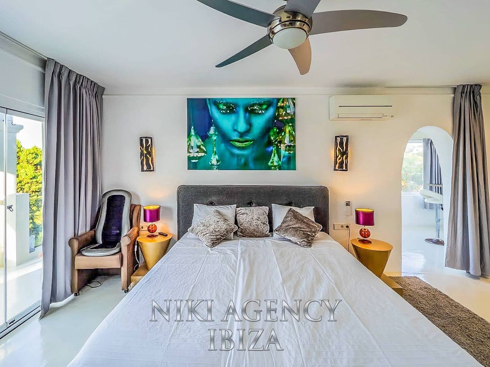 15 bedroom Villa for sale in Santa Eulalia / Santa Eularia with pool garage - € 6,000,000 (Ref: 9488169)