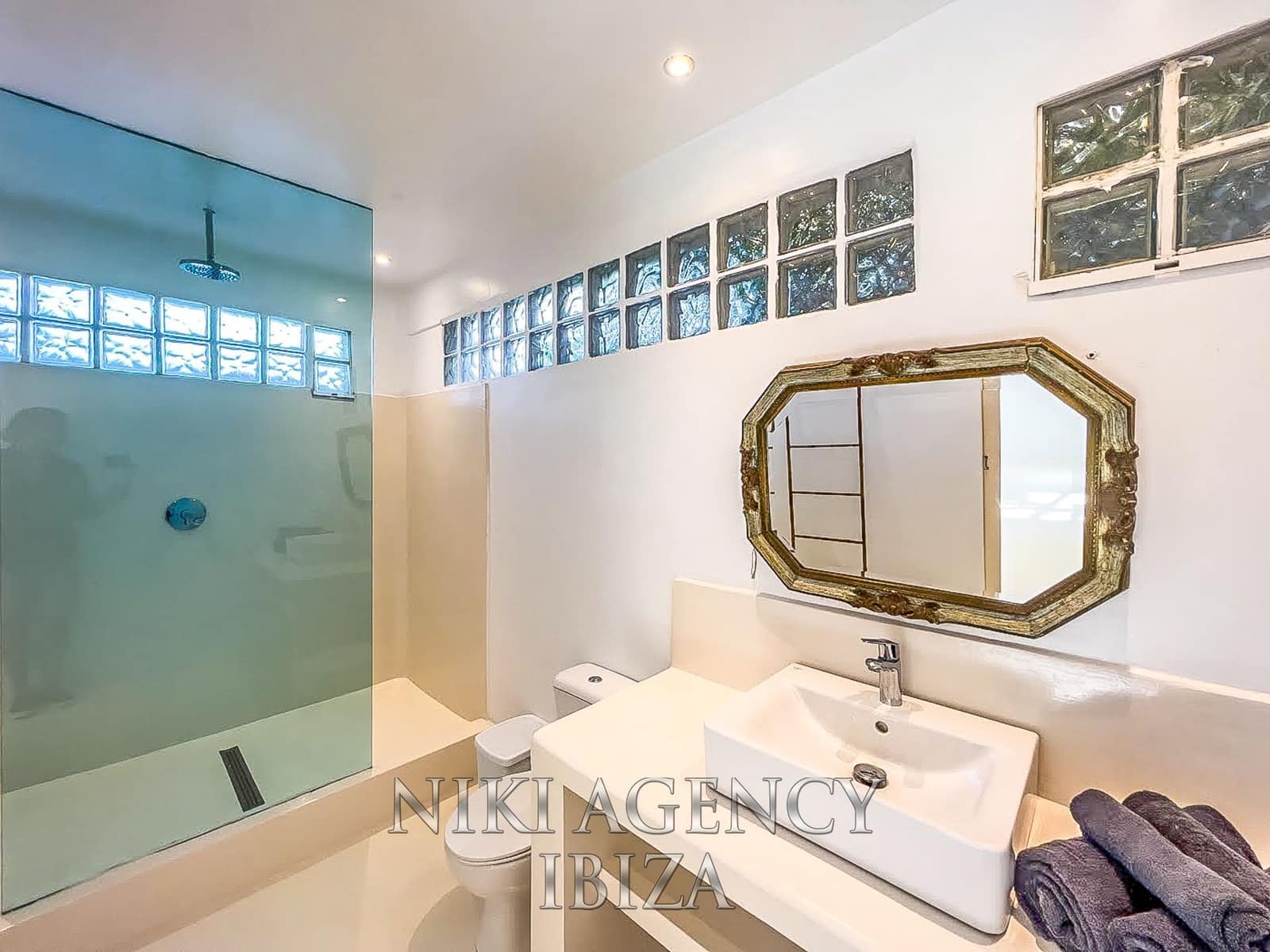 15 bedroom Villa for sale in Santa Eulalia / Santa Eularia with pool garage - € 6,000,000 (Ref: 9488169)