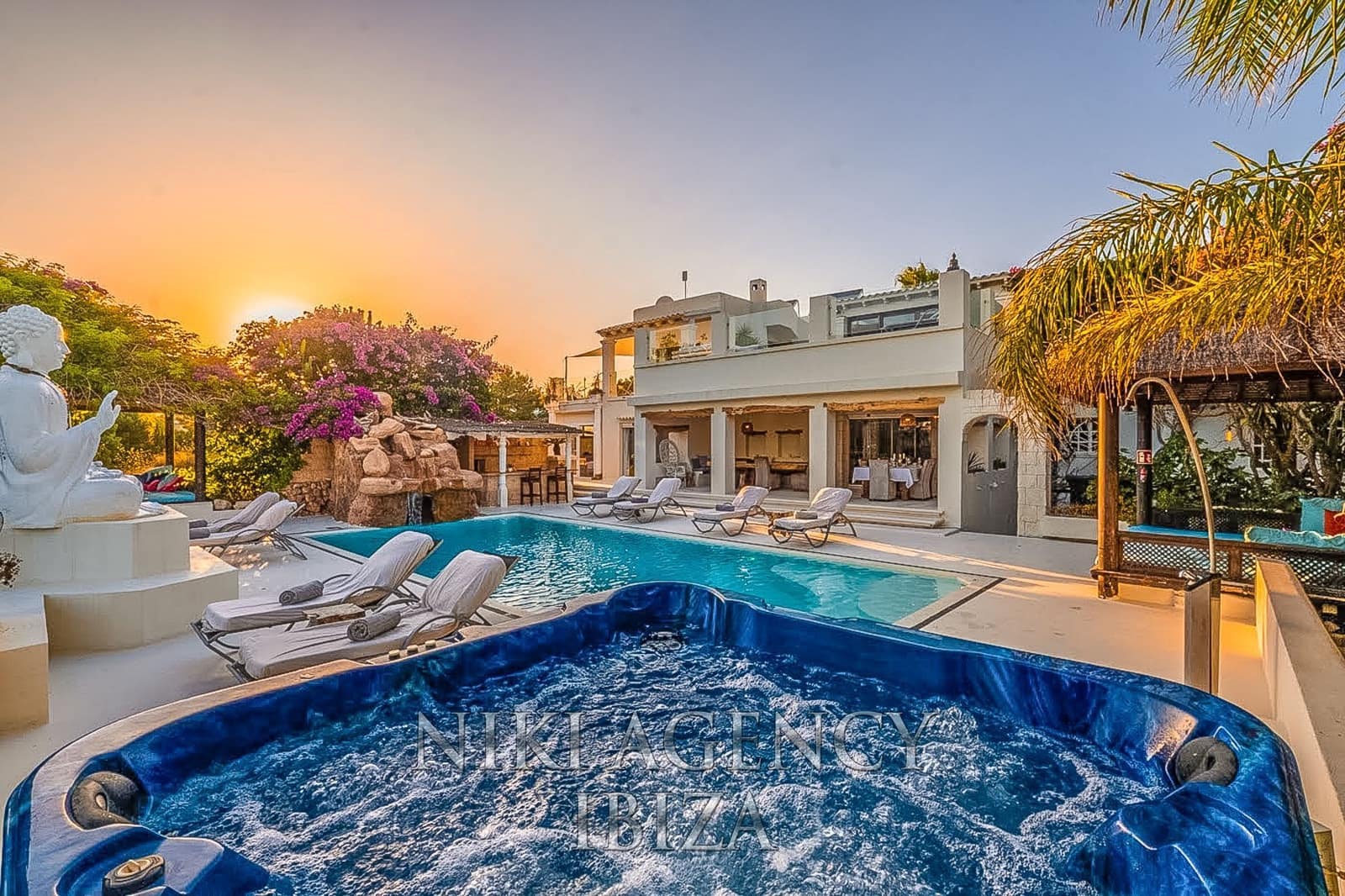 15 bedroom Villa for sale in Santa Eulalia / Santa Eularia with pool garage - € 6,000,000 (Ref: 9488169)