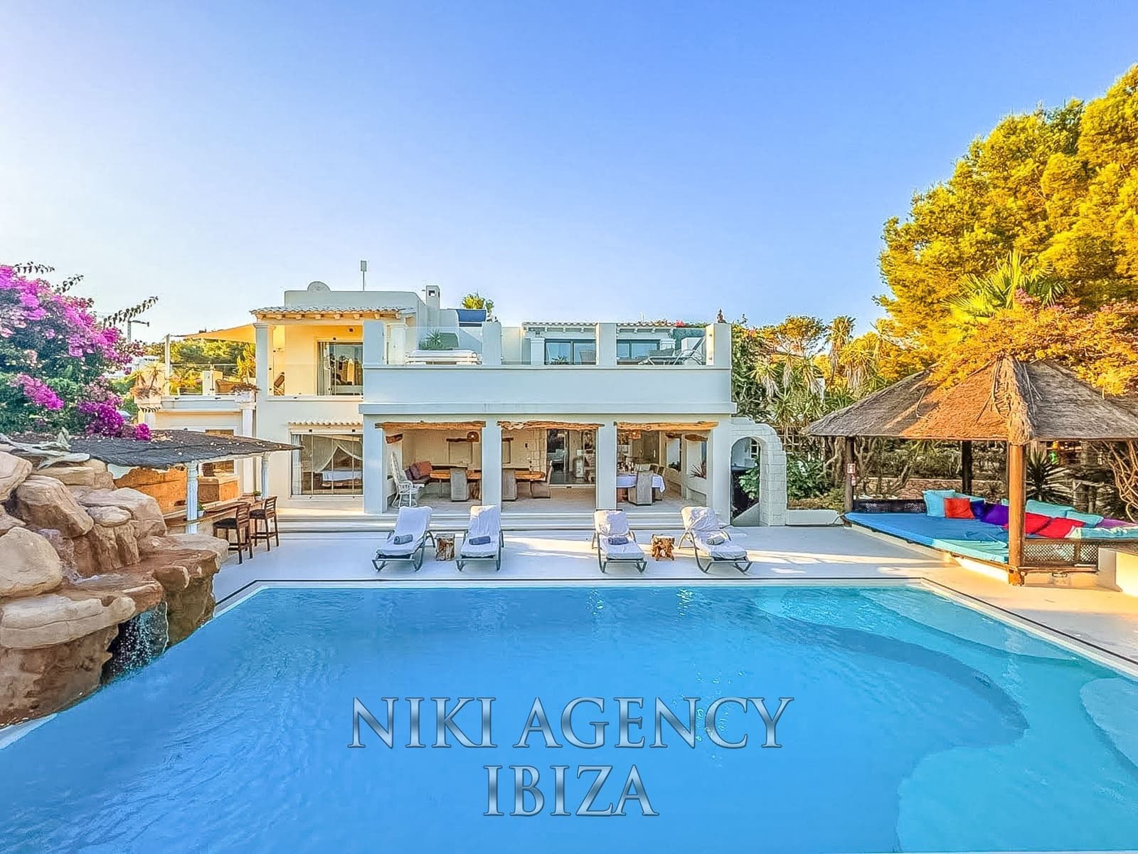 15 bedroom Villa for sale in Santa Eulalia / Santa Eularia with pool garage - € 6,000,000 (Ref: 9488169)
