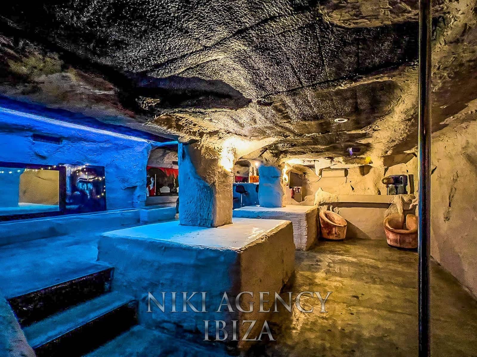 15 bedroom Villa for sale in Santa Eulalia / Santa Eularia with pool garage - € 6,000,000 (Ref: 9488169)