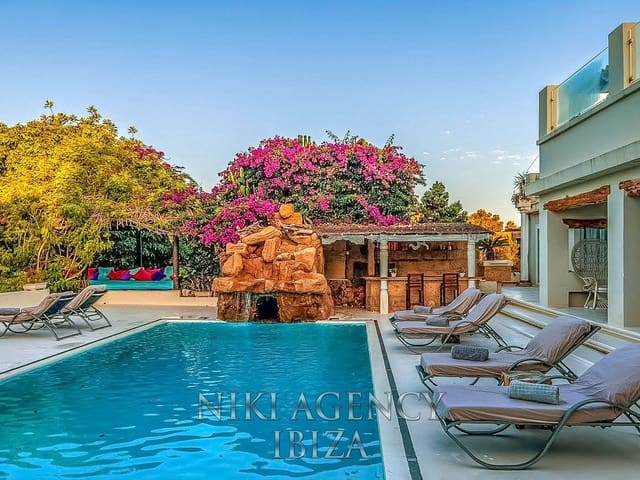 15 soveværelse Villa til salg i Santa Eulalia / Santa Eularia med swimmingpool garage - € 6.000.000 (Ref: 9488169)