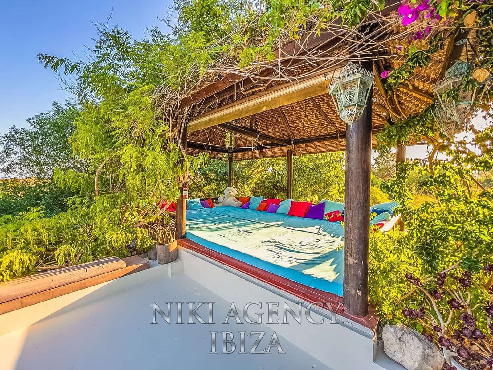 15 bedroom Villa for sale in Santa Eulalia / Santa Eularia with pool garage - € 6,000,000 (Ref: 9488169)