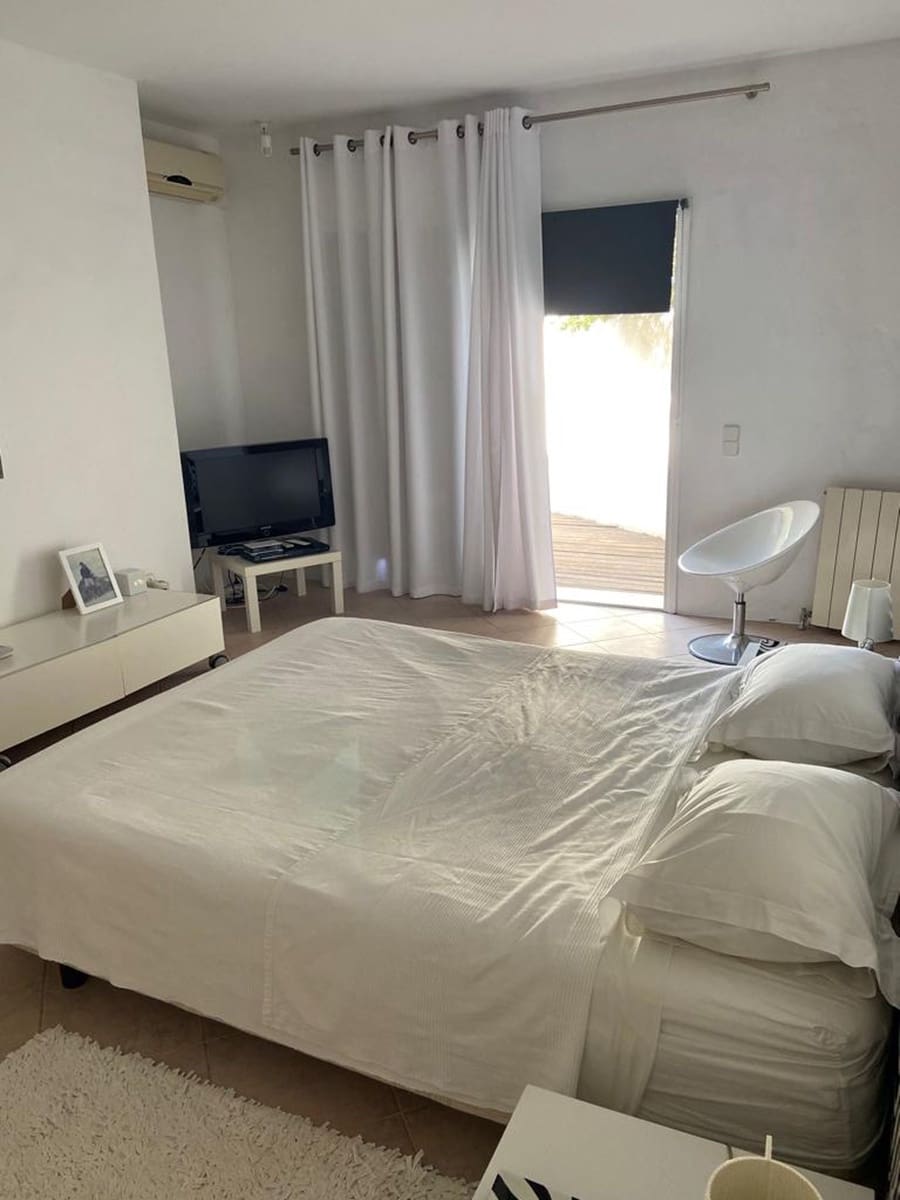 4 bedroom Villa for sale in Cala Tarida with pool garage - € 1,700,000 (Ref: 9499633)