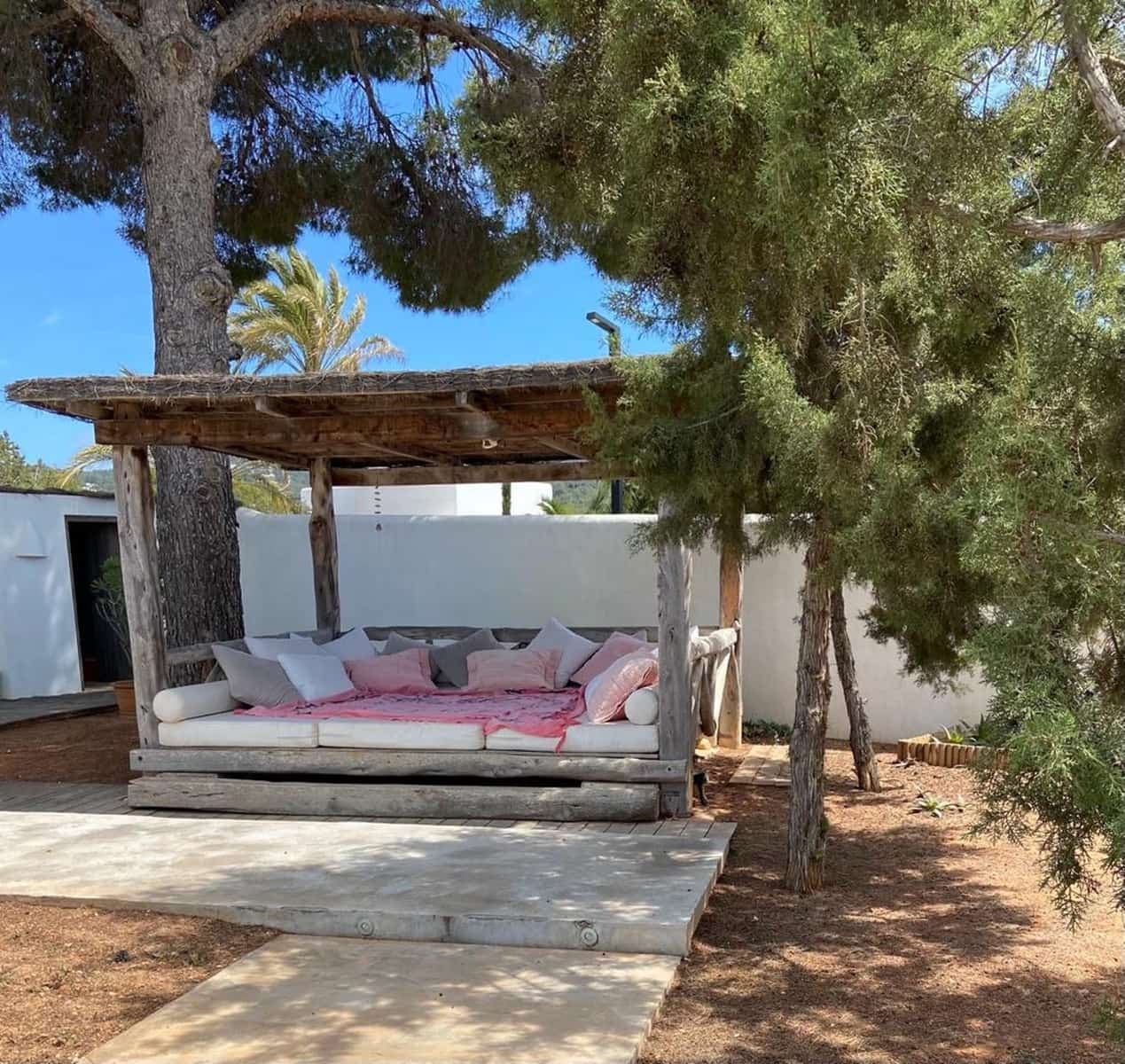 4 bedroom Villa for sale in Cala Tarida with pool garage - € 1,700,000 (Ref: 9499633)